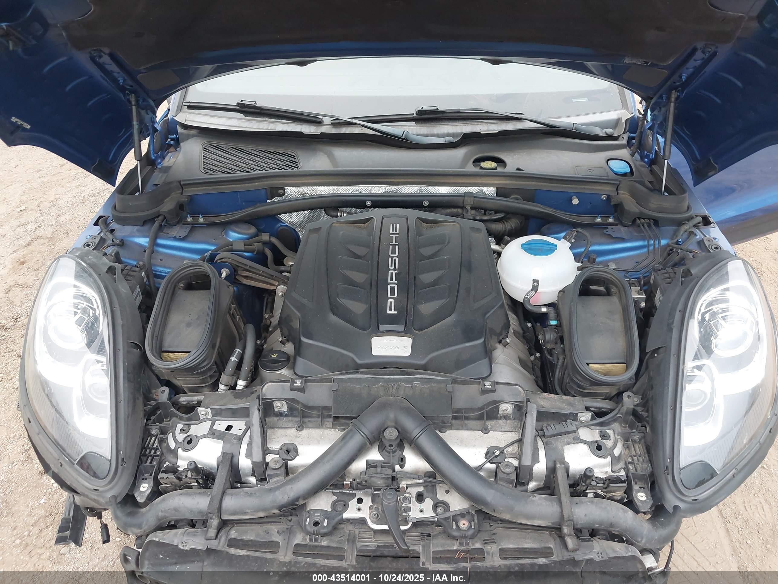 PORSCHE MACAN image 10