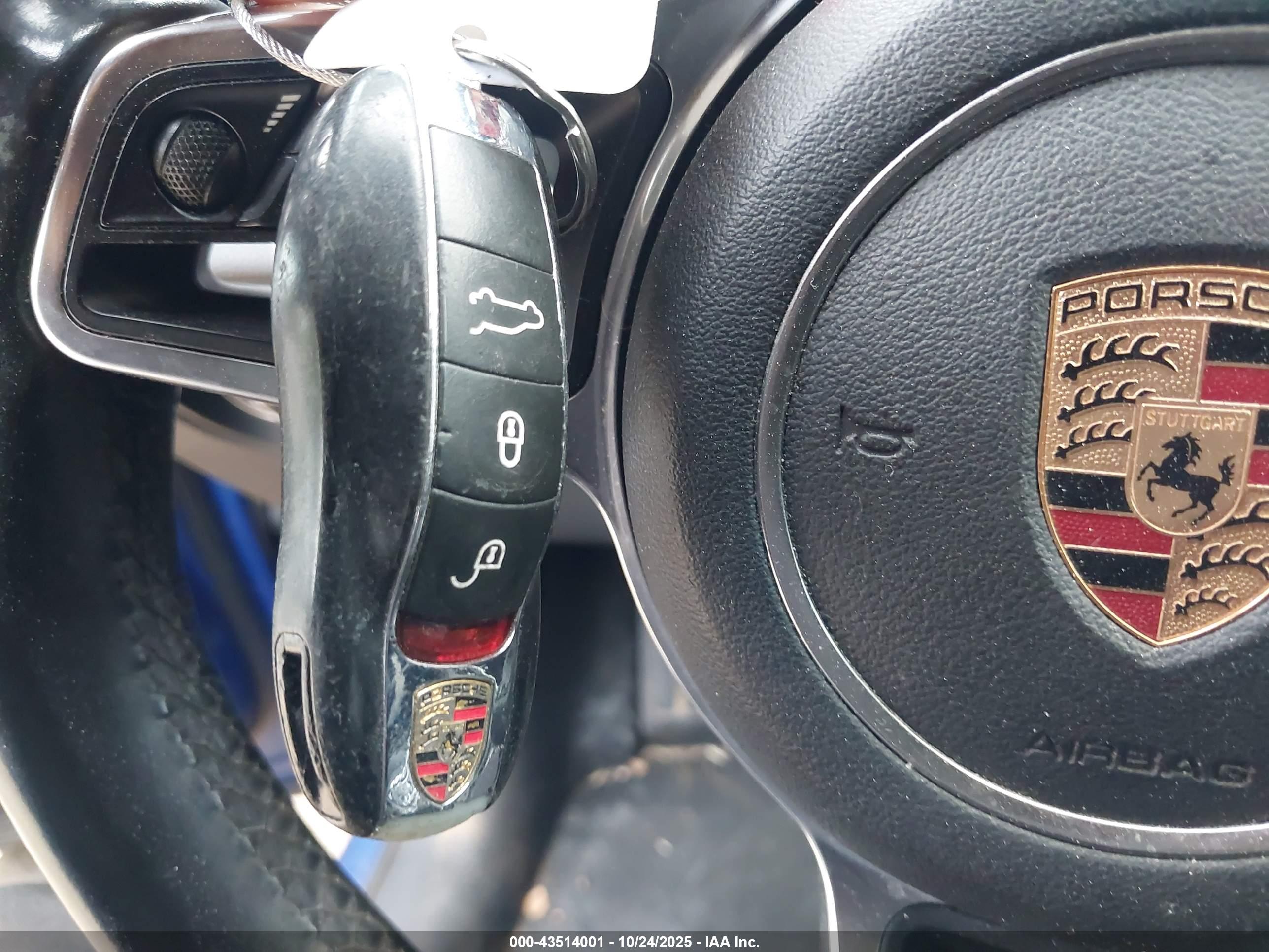 PORSCHE MACAN image 11
