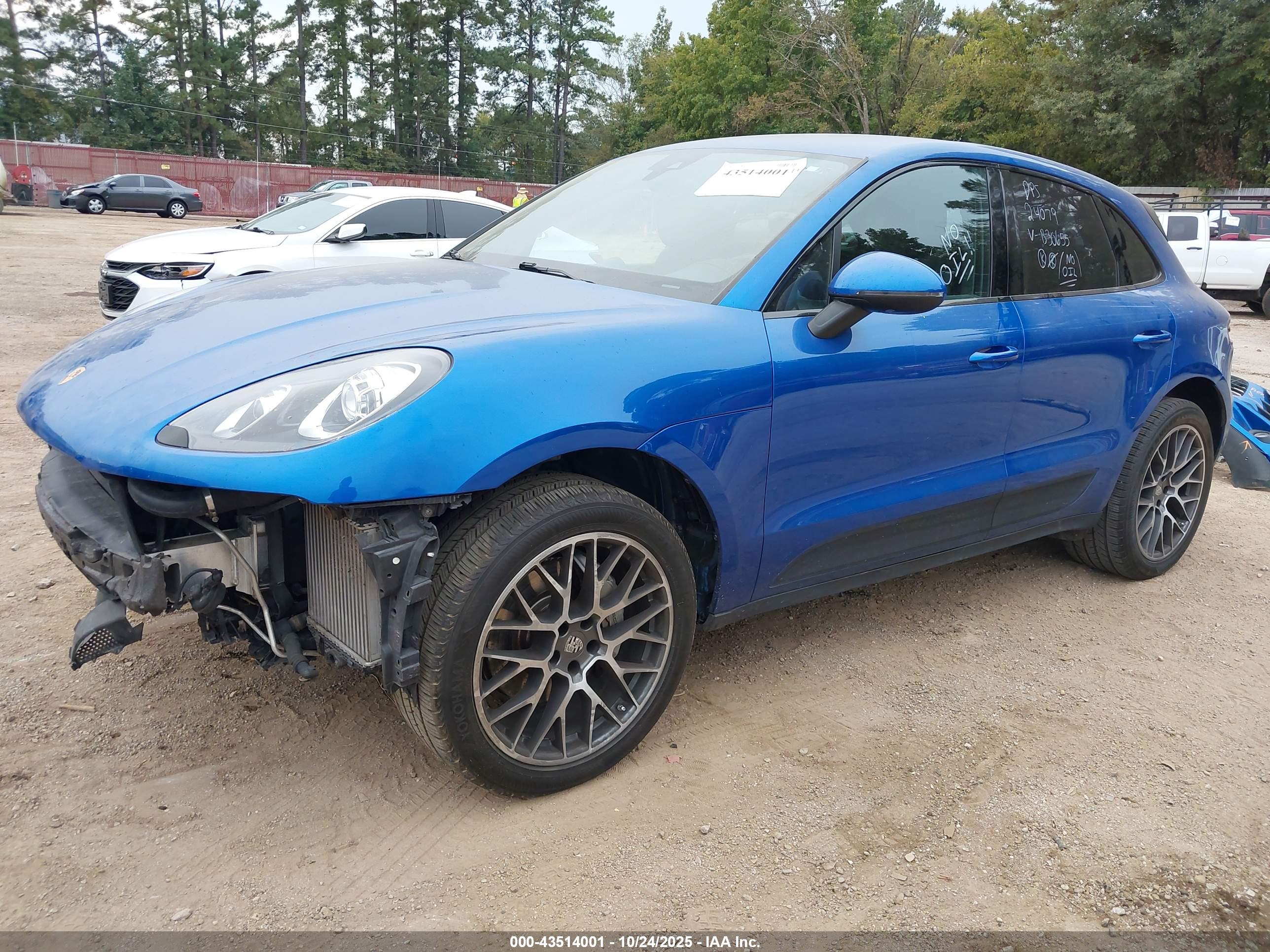 PORSCHE MACAN image 2