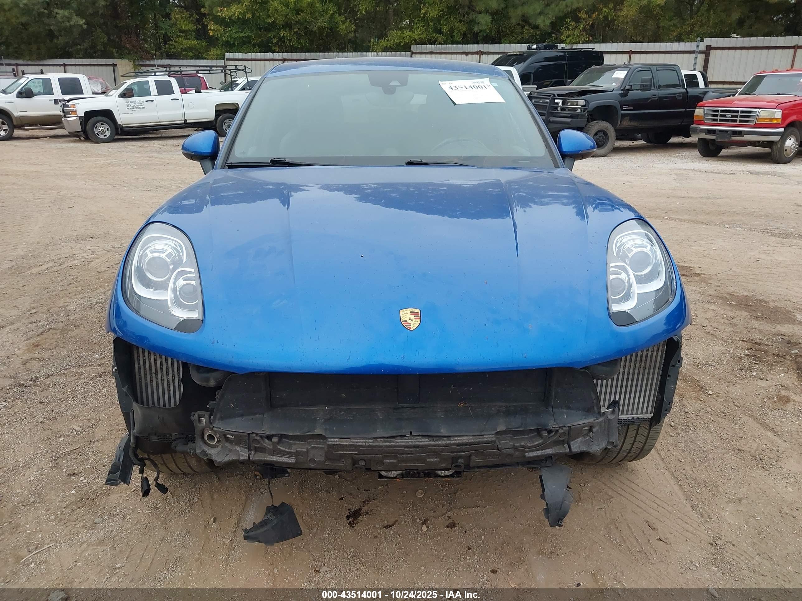 PORSCHE MACAN image 6