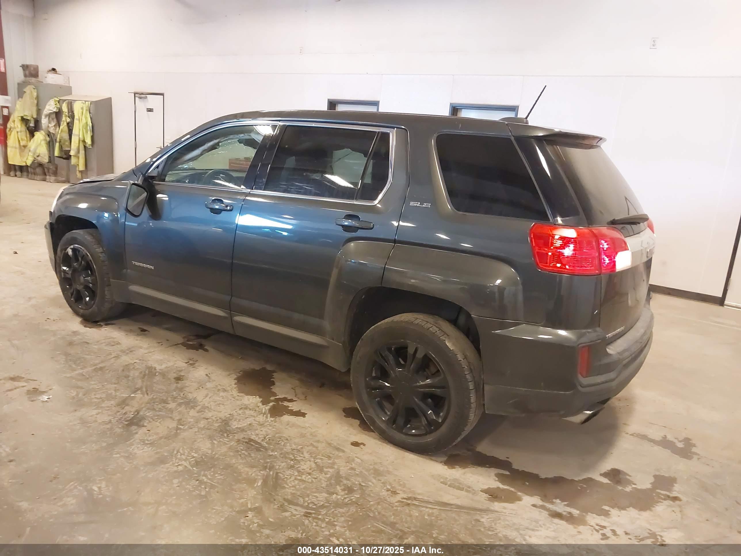 GMC TERRAIN image 3