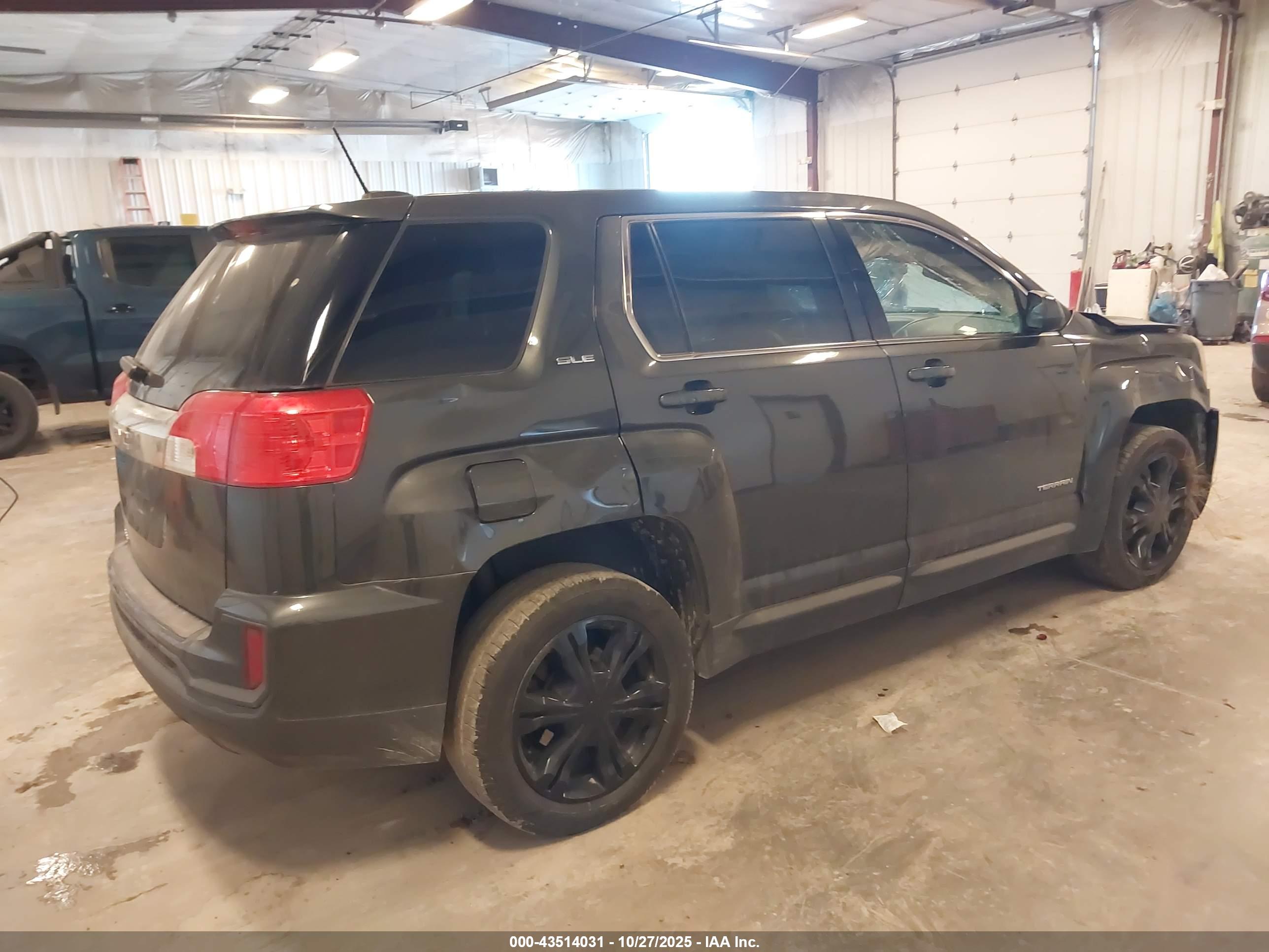 GMC TERRAIN image 4