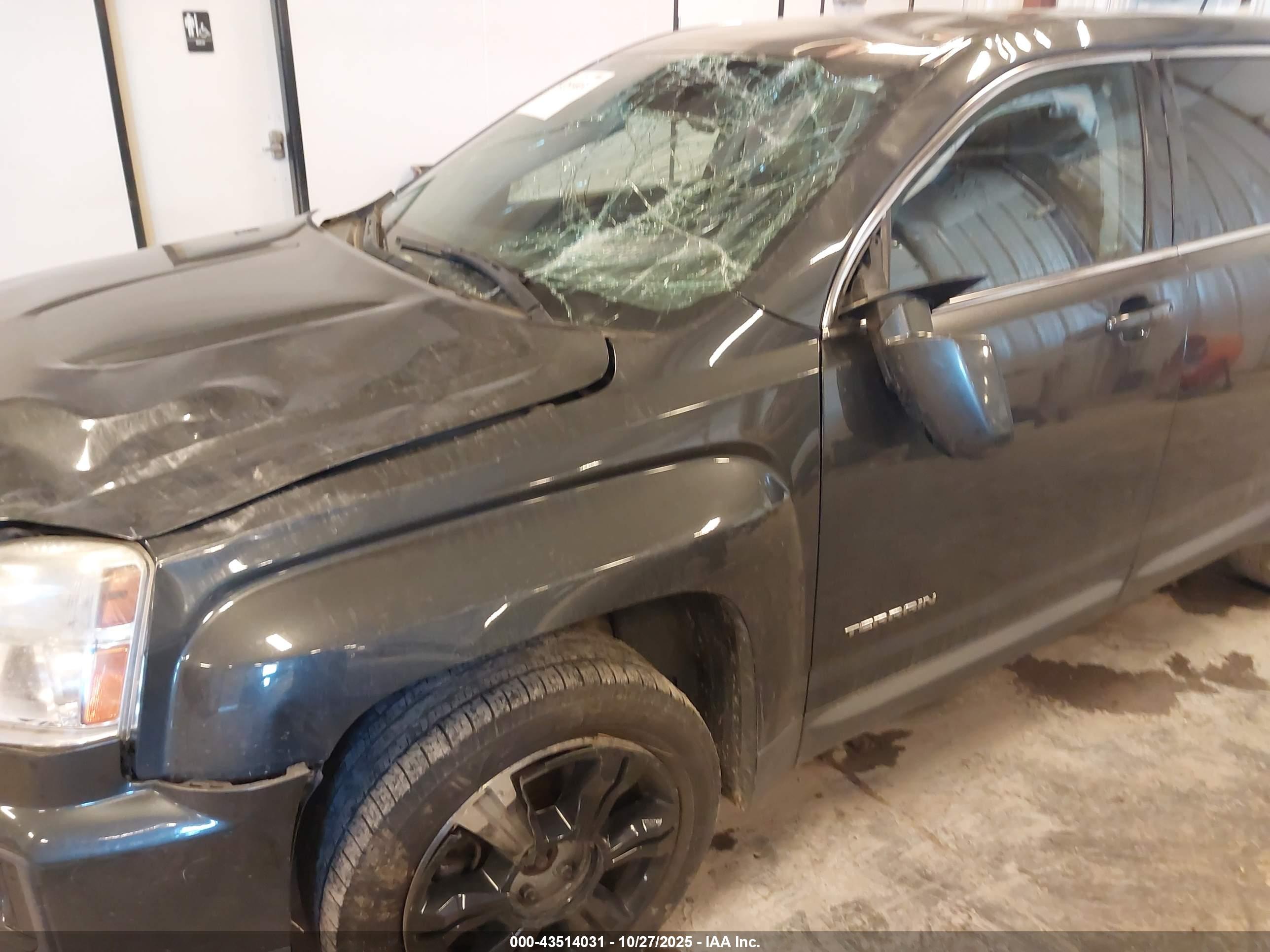 GMC TERRAIN image 6