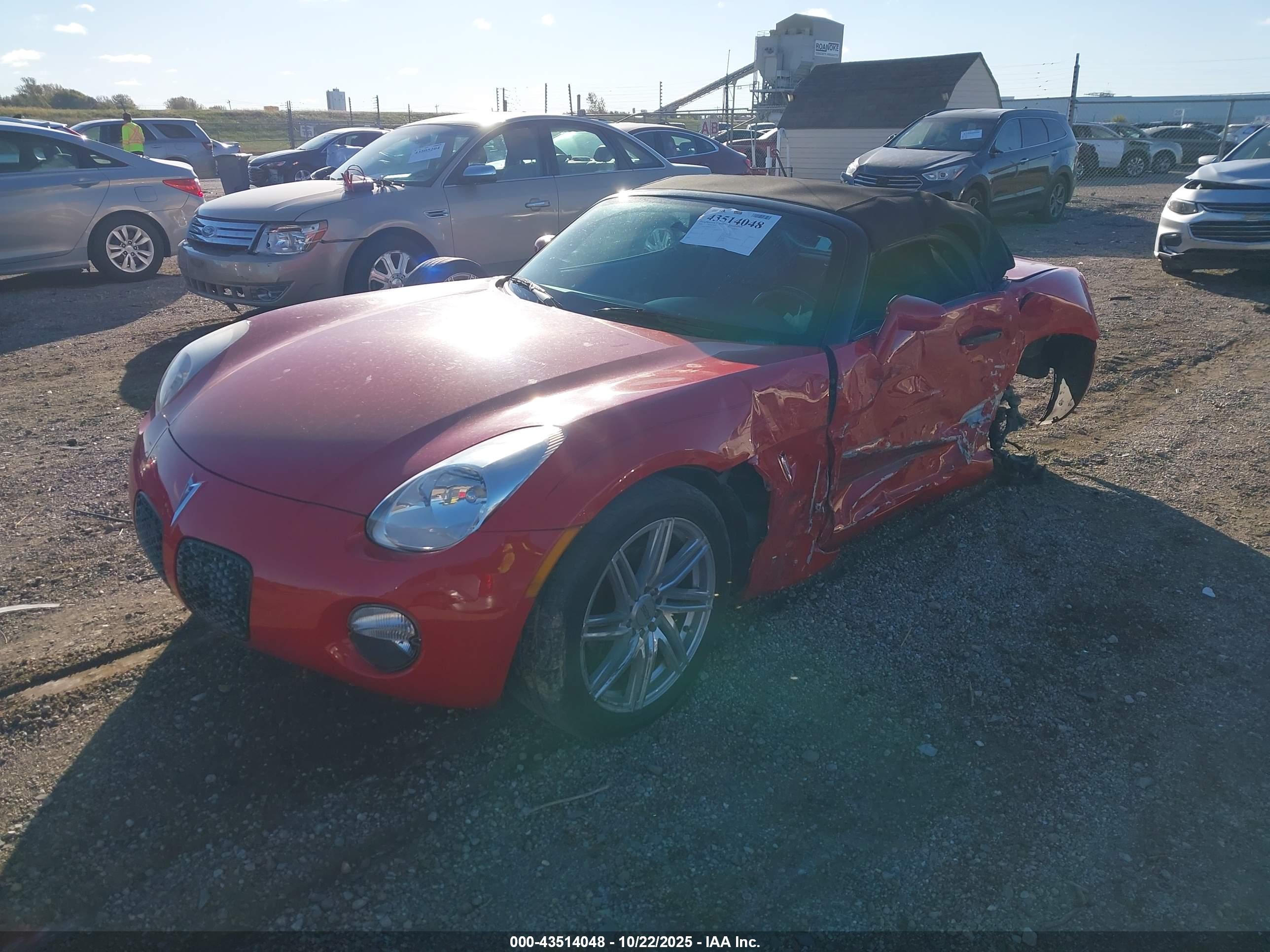 PONTIAC SOLSTICE image 2
