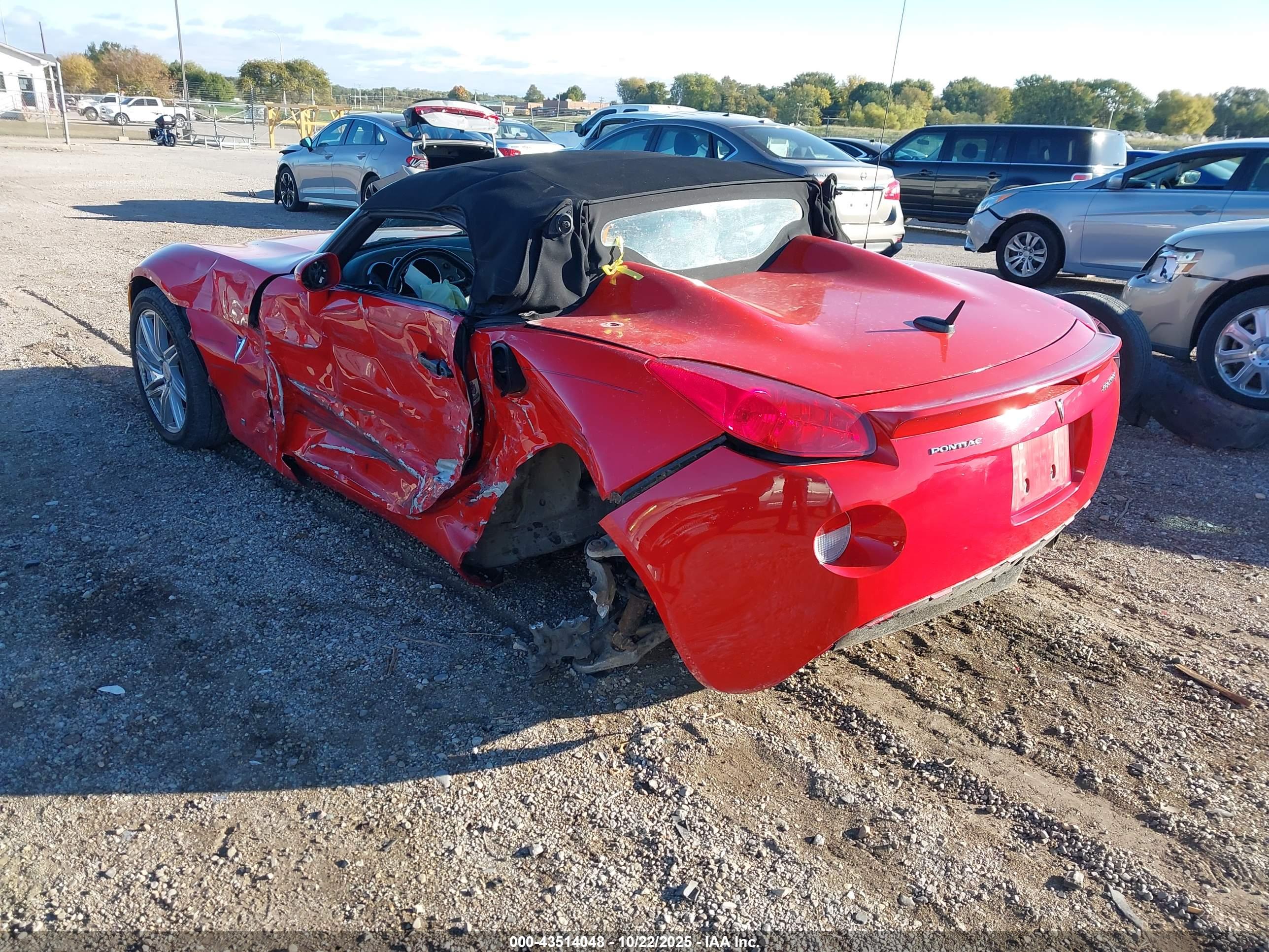 PONTIAC SOLSTICE image 3