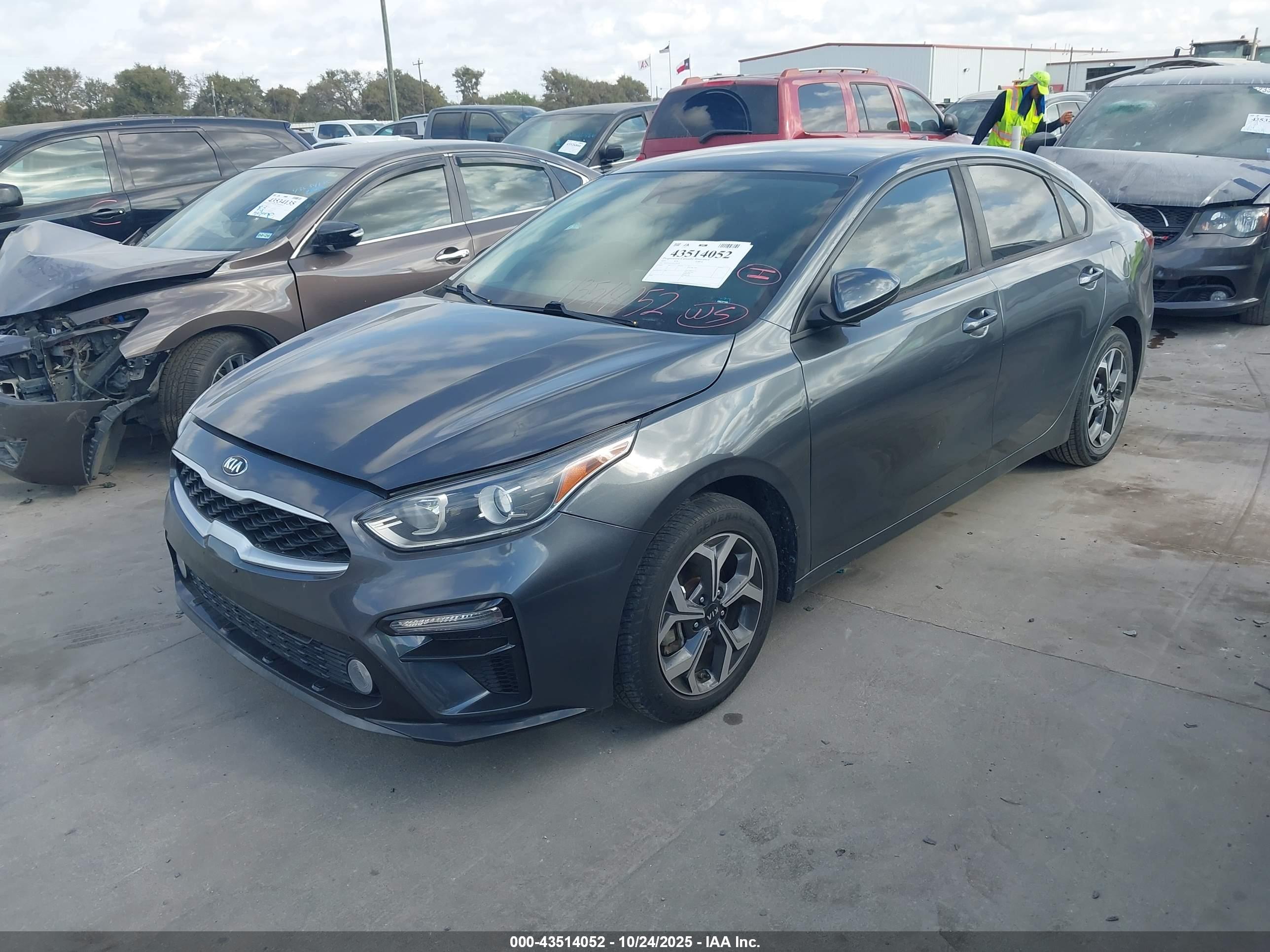 KIA FORTE image 2