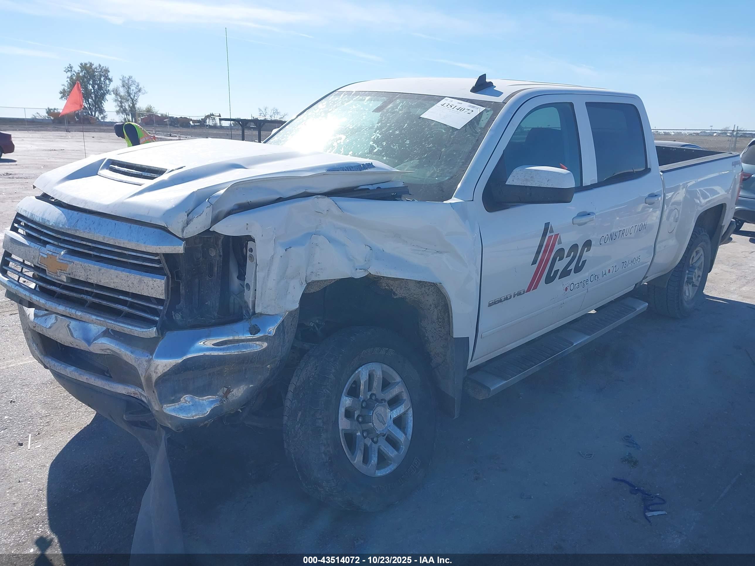 CHEVROLET SILVERADO image 2