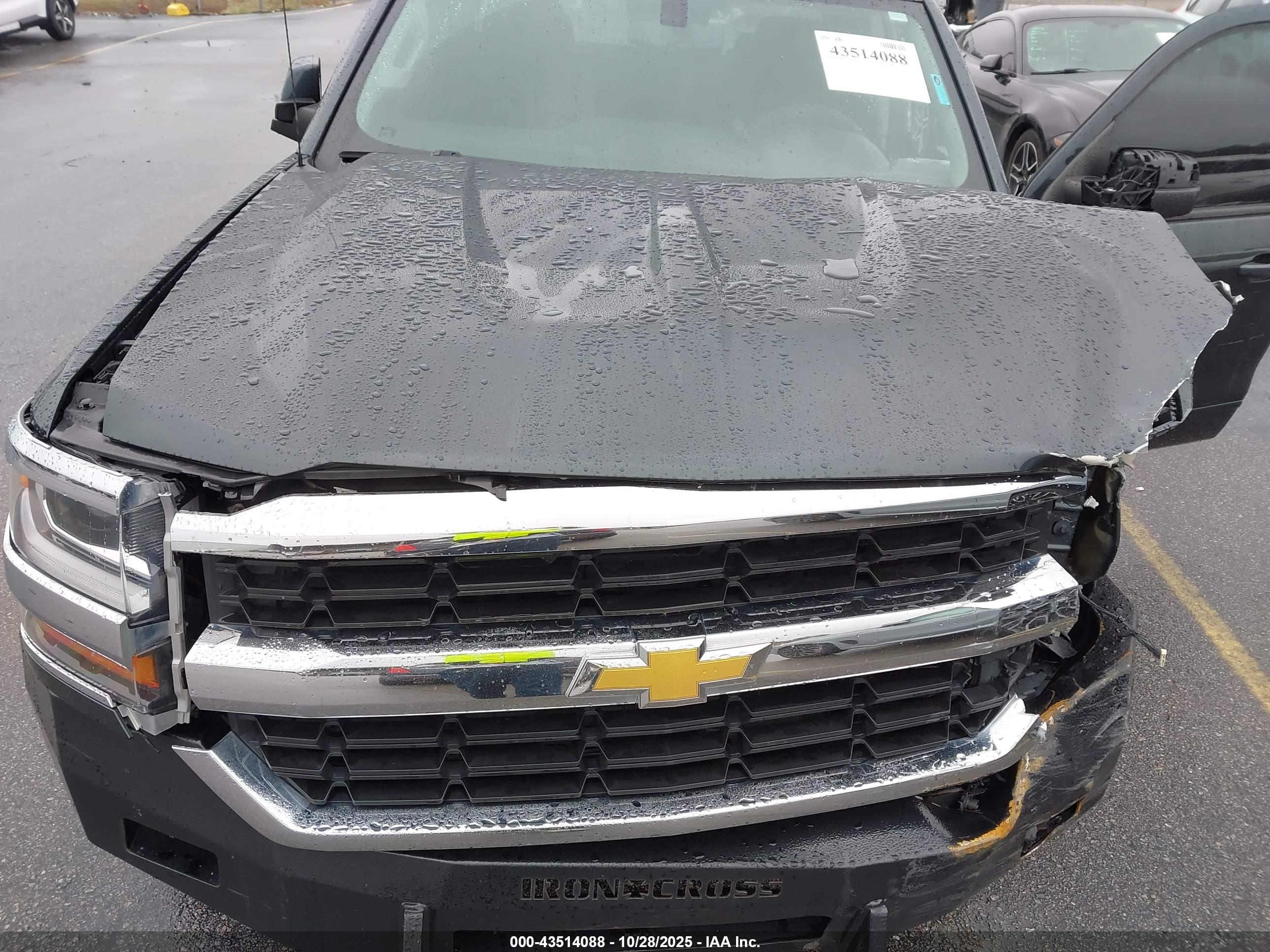 CHEVROLET SILVERADO image 10