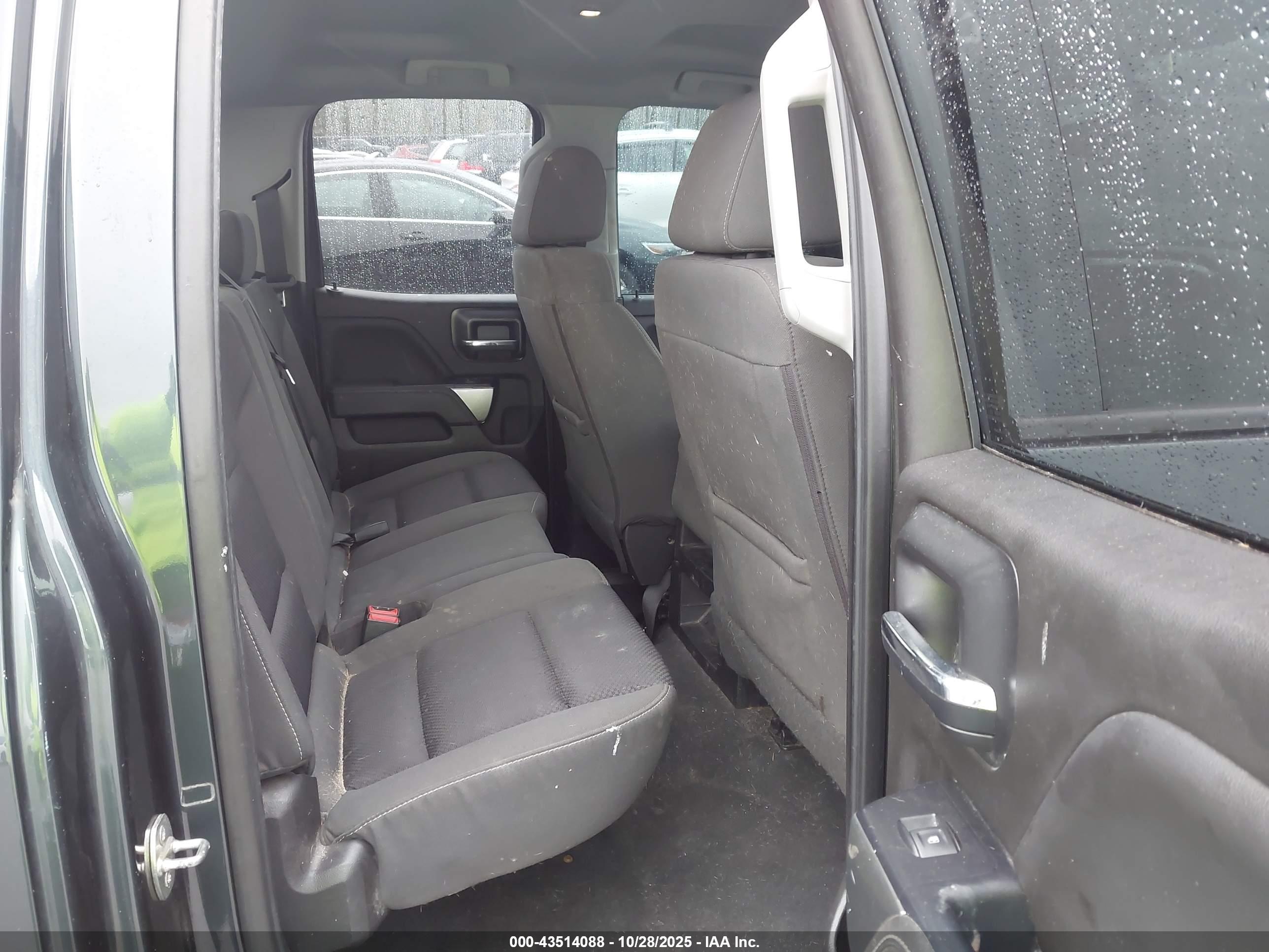 CHEVROLET SILVERADO image 8