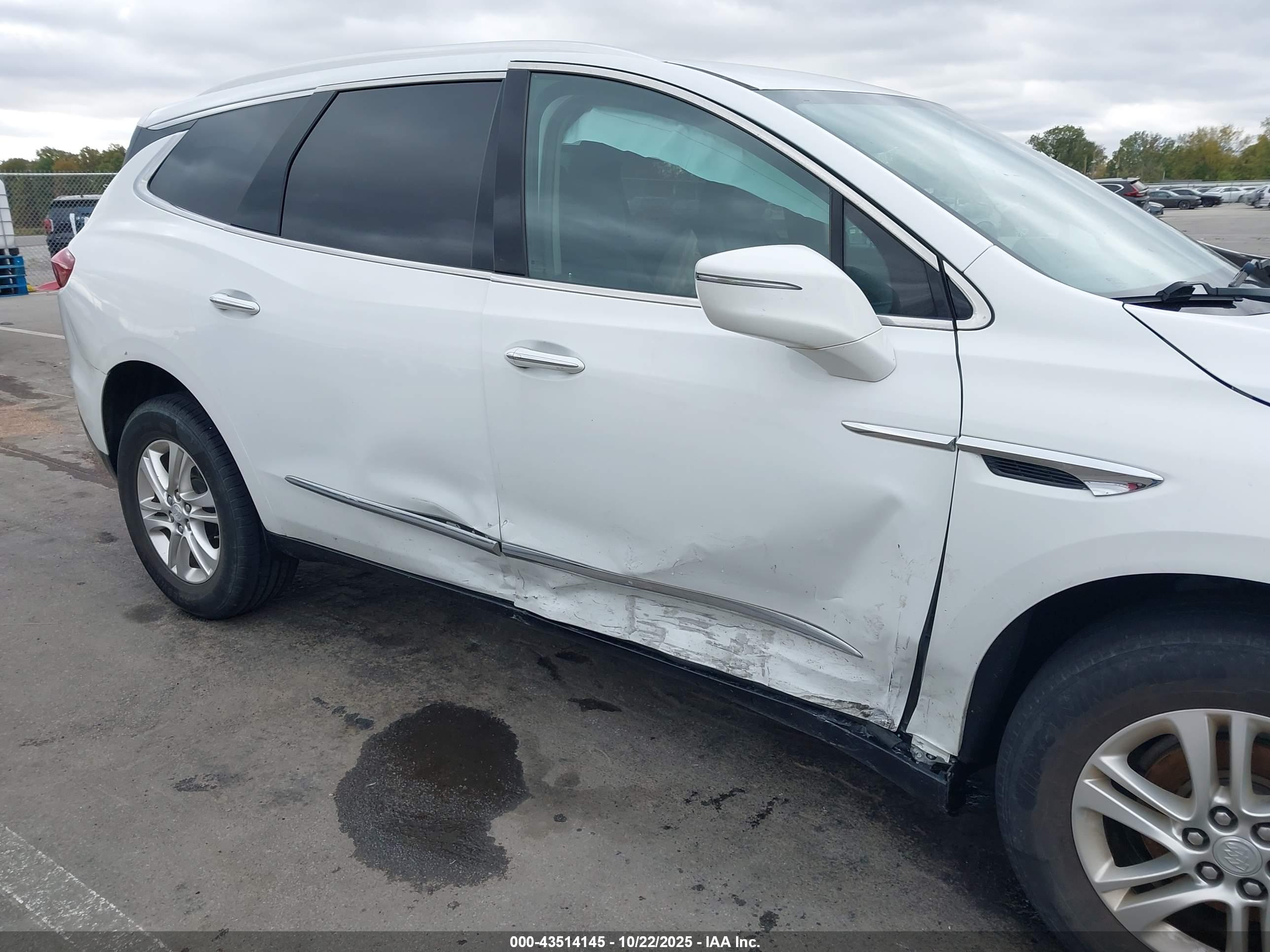 BUICK ENCLAVE image 6