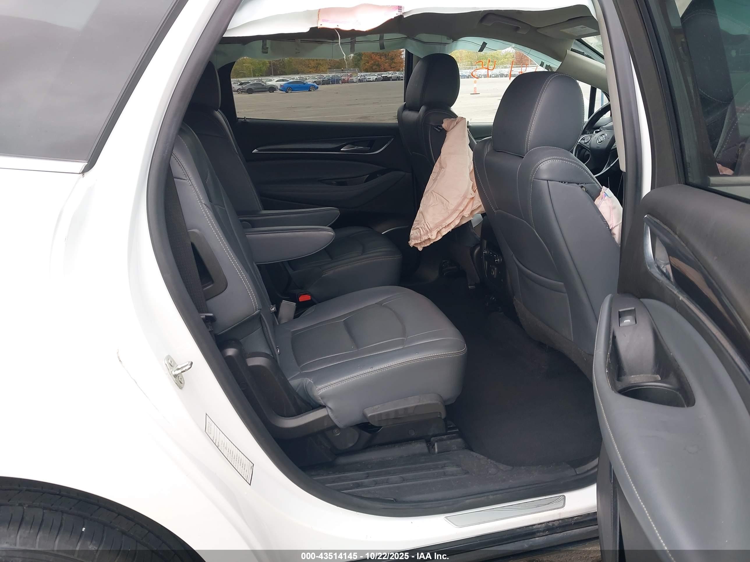 BUICK ENCLAVE image 8