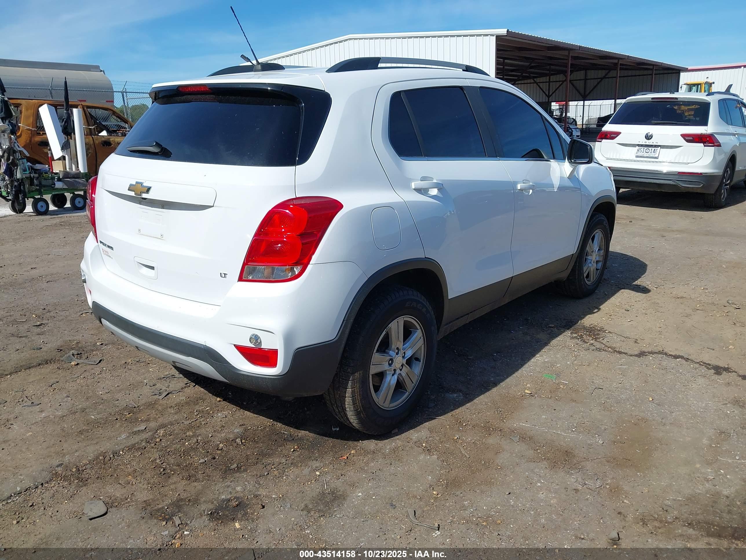 CHEVROLET TRAX image 4