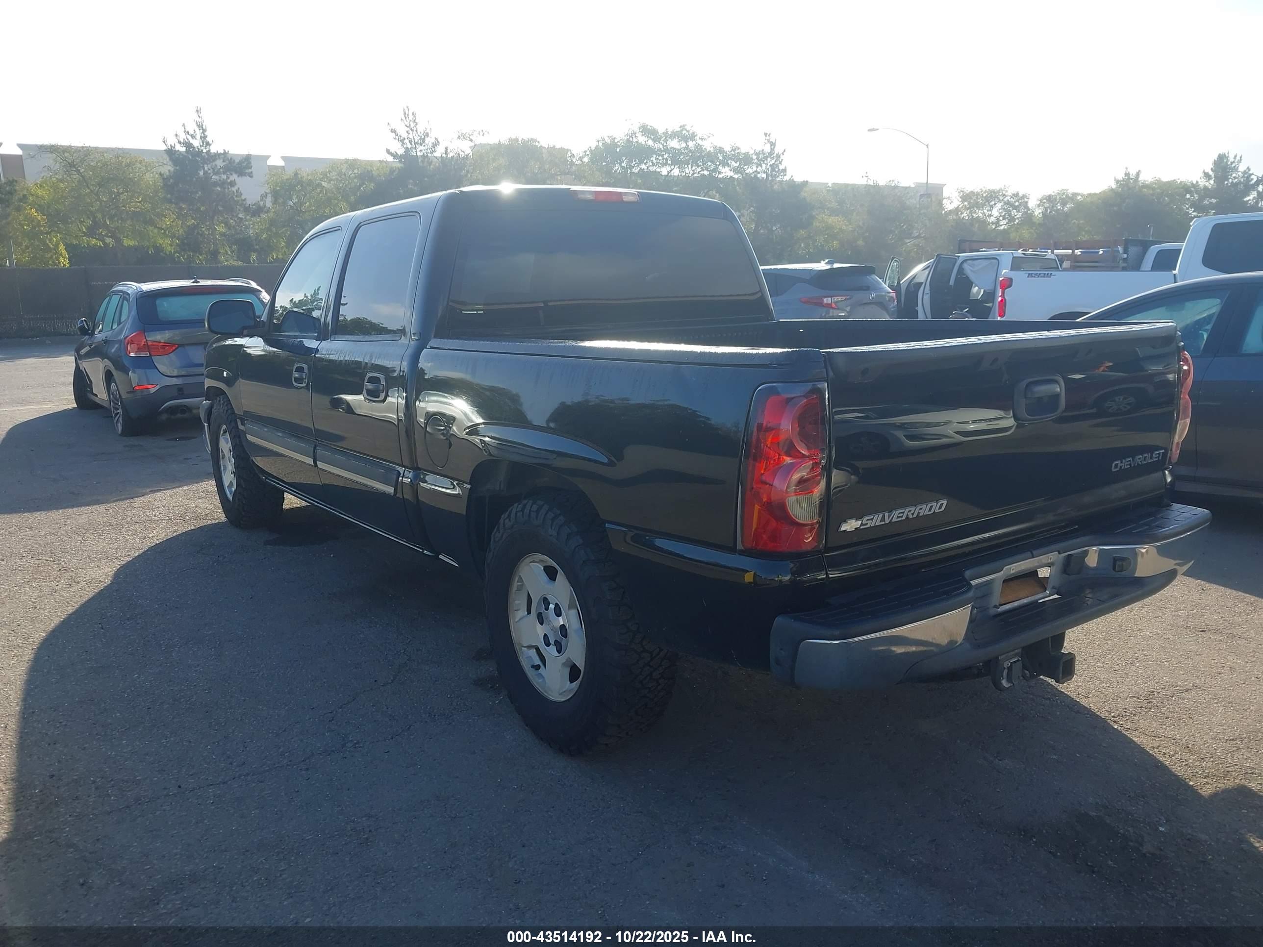 CHEVROLET SILVERADO image 3