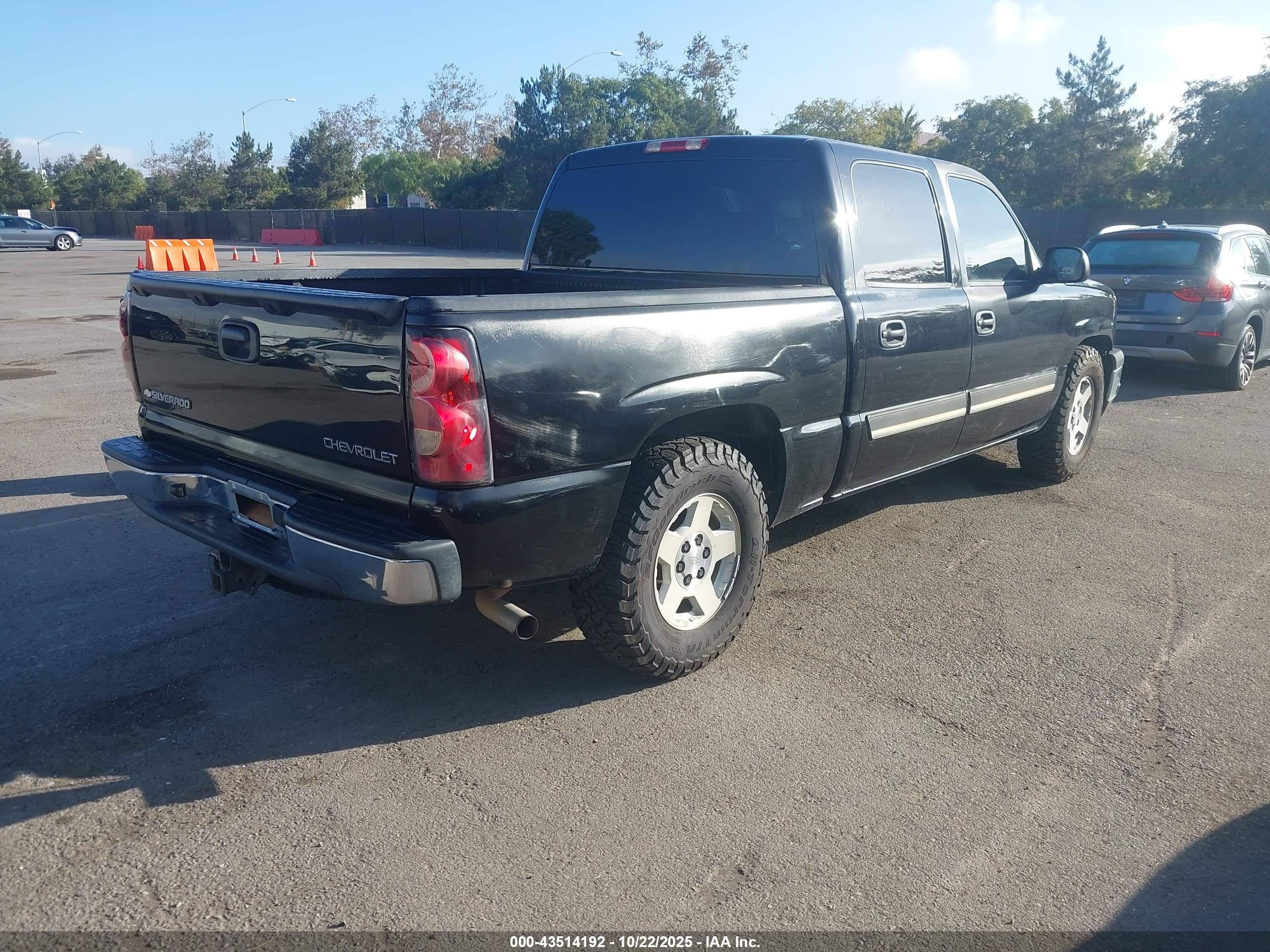 CHEVROLET SILVERADO image 4