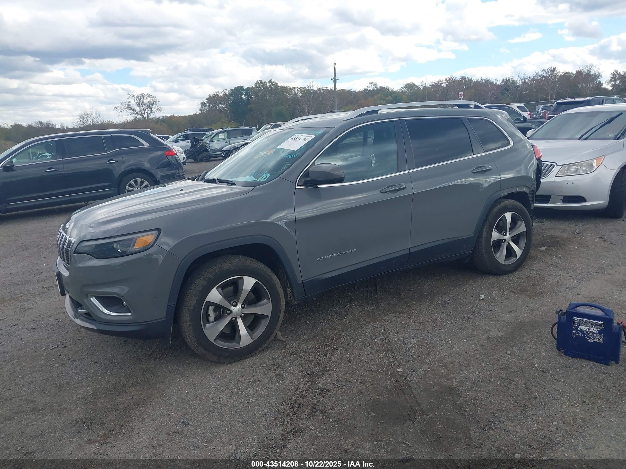 JEEP CHEROKEE image 2