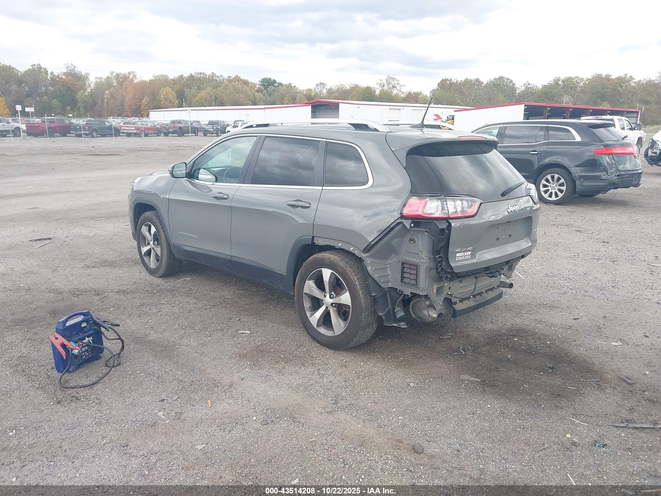 JEEP CHEROKEE image 3