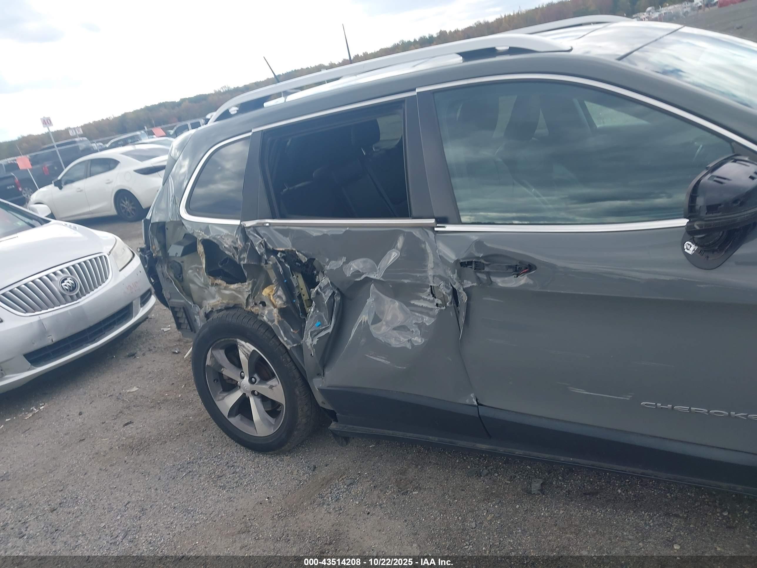 JEEP CHEROKEE image 6