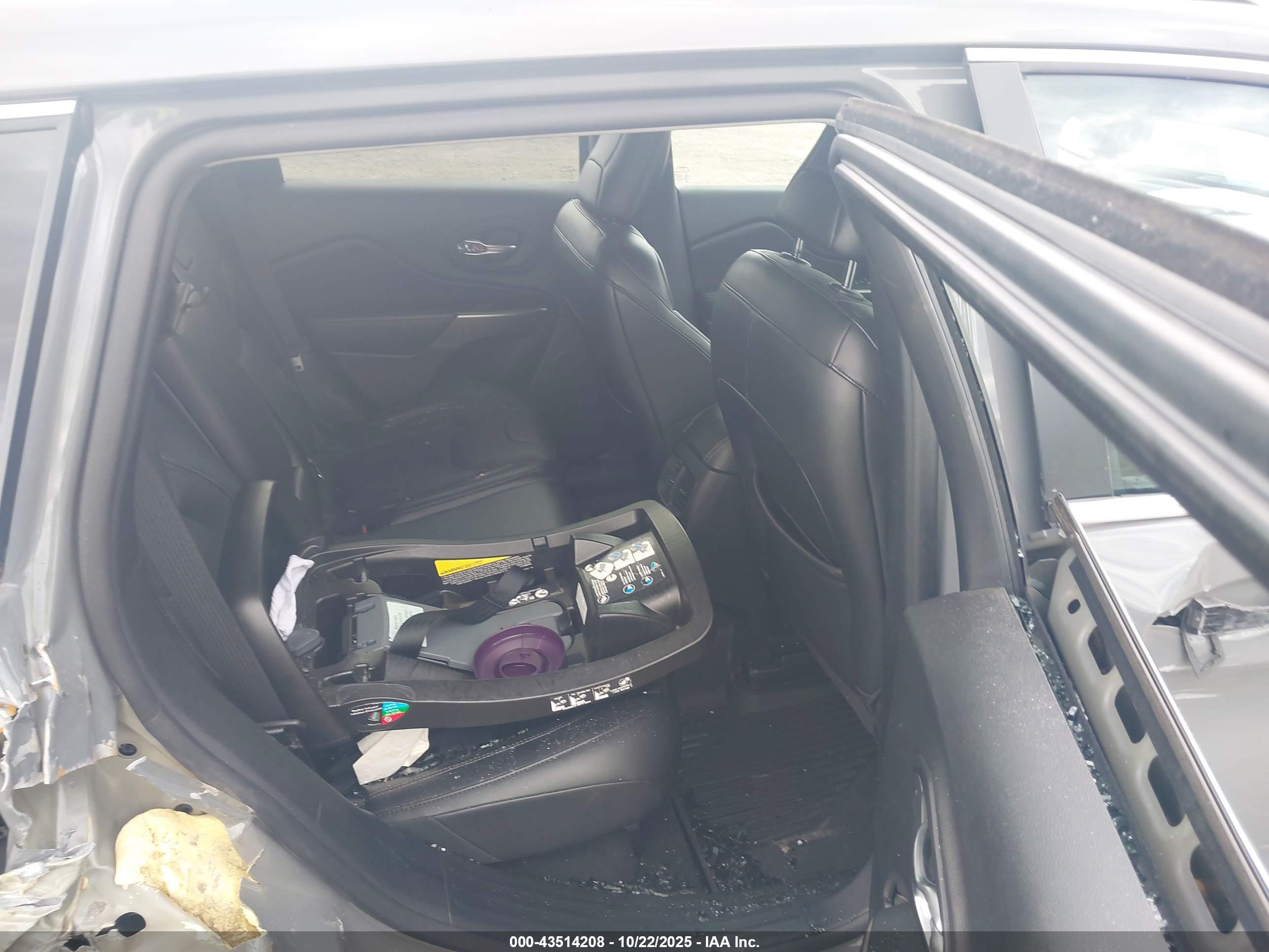JEEP CHEROKEE image 8