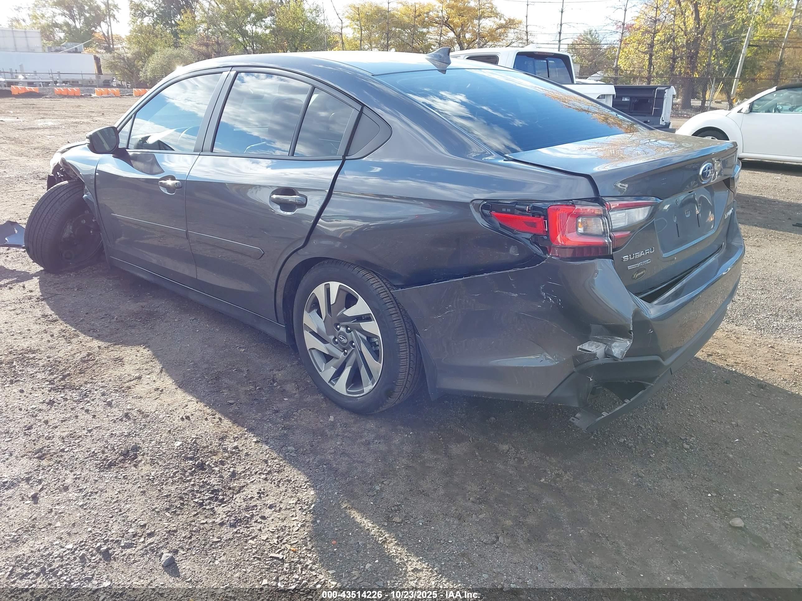 SUBARU LEGACY image 3