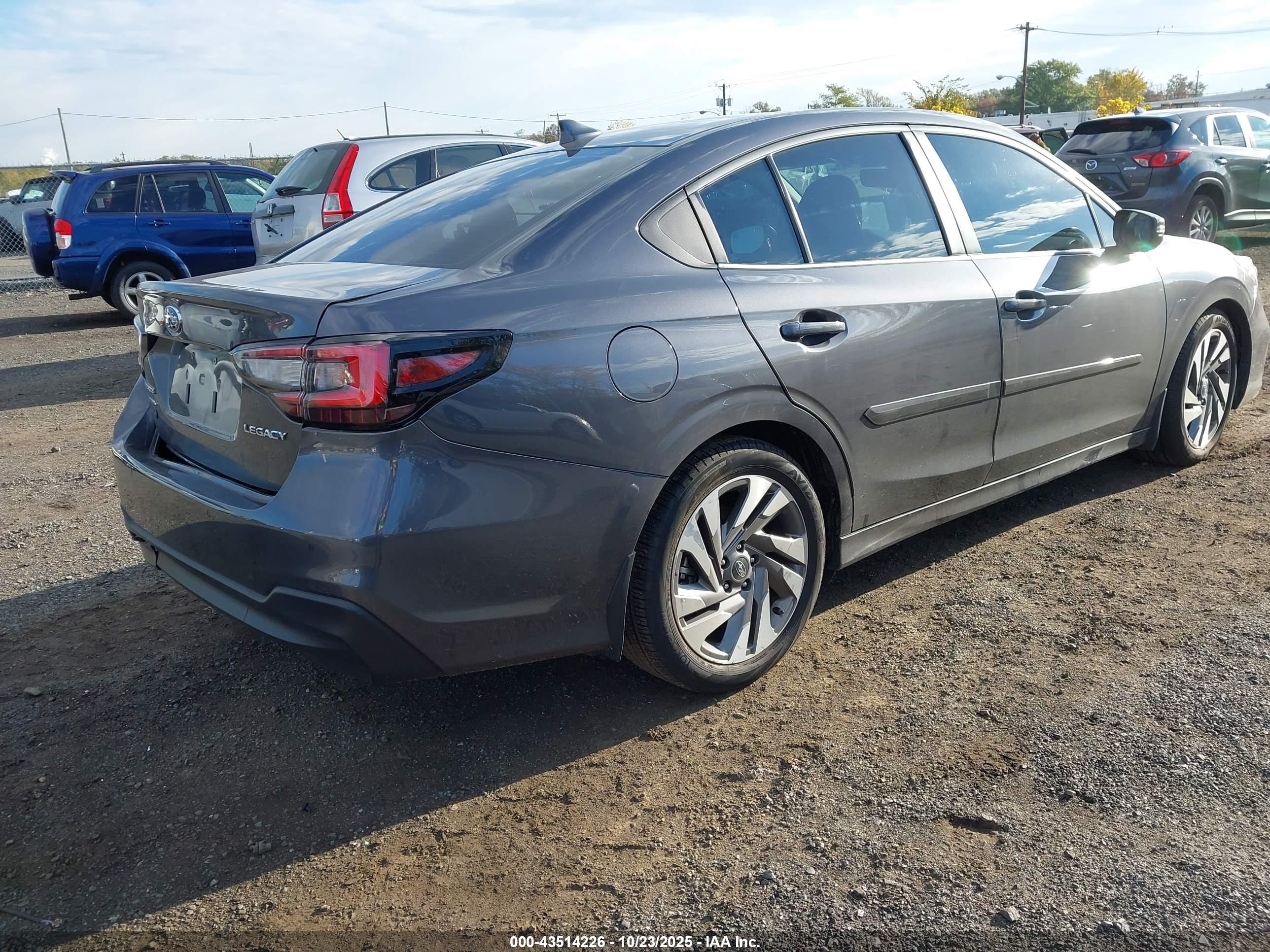 SUBARU LEGACY image 4