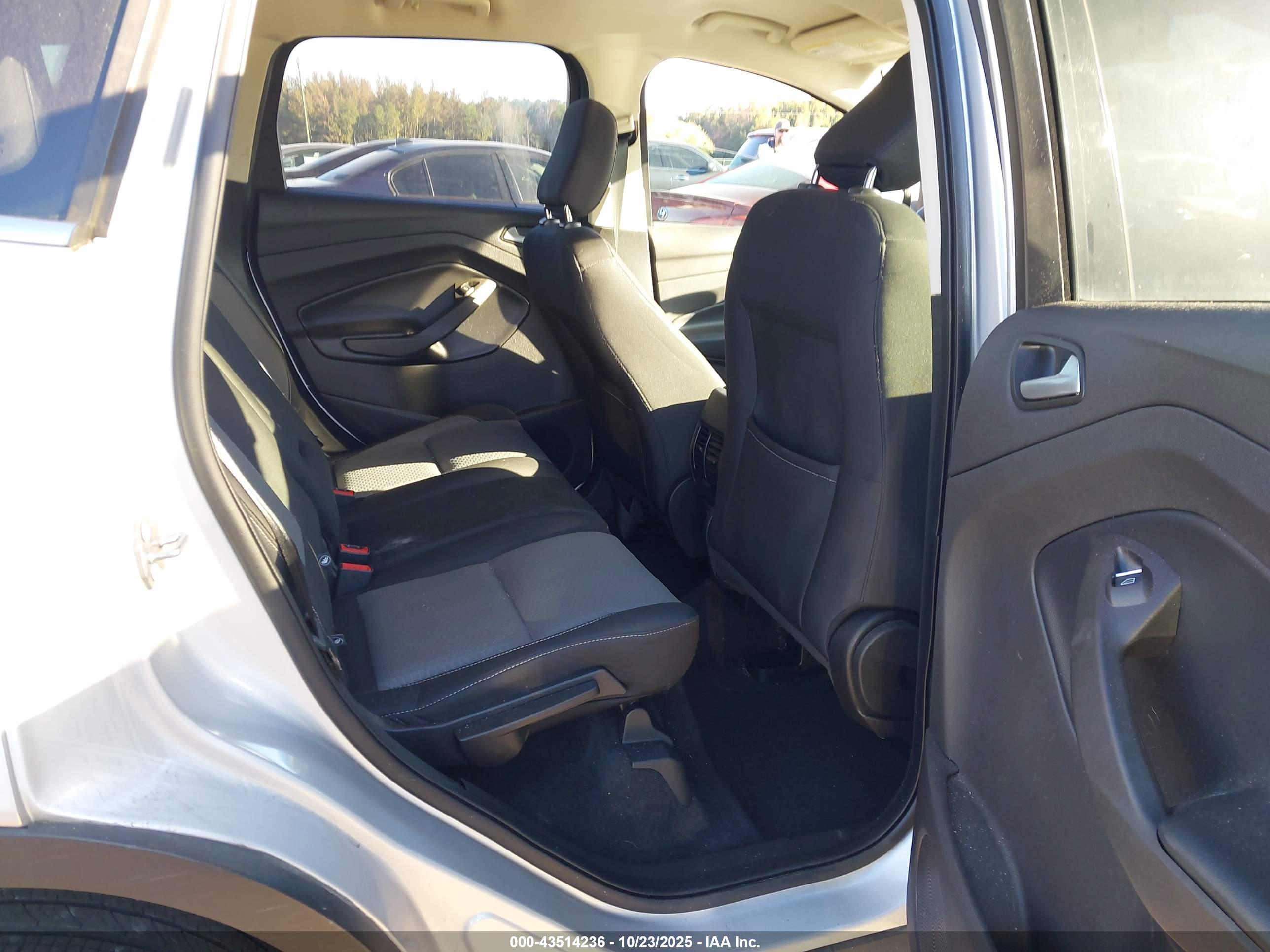 FORD ESCAPE image 8