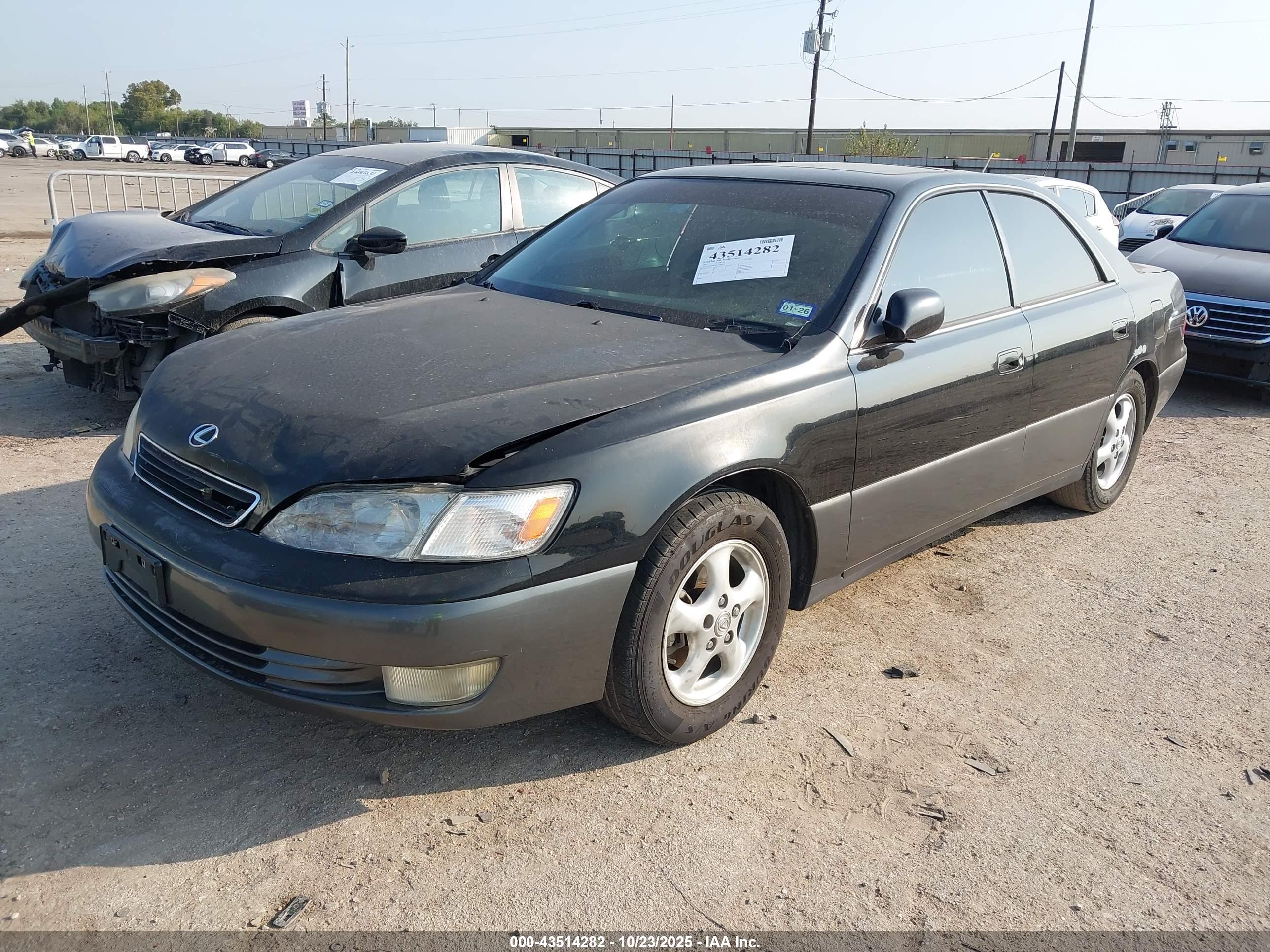 LEXUS ES image 2