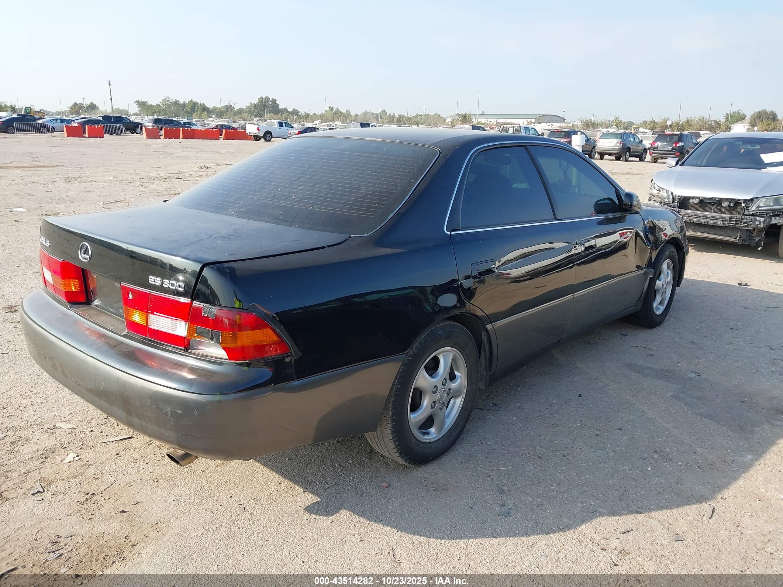 LEXUS ES image 4