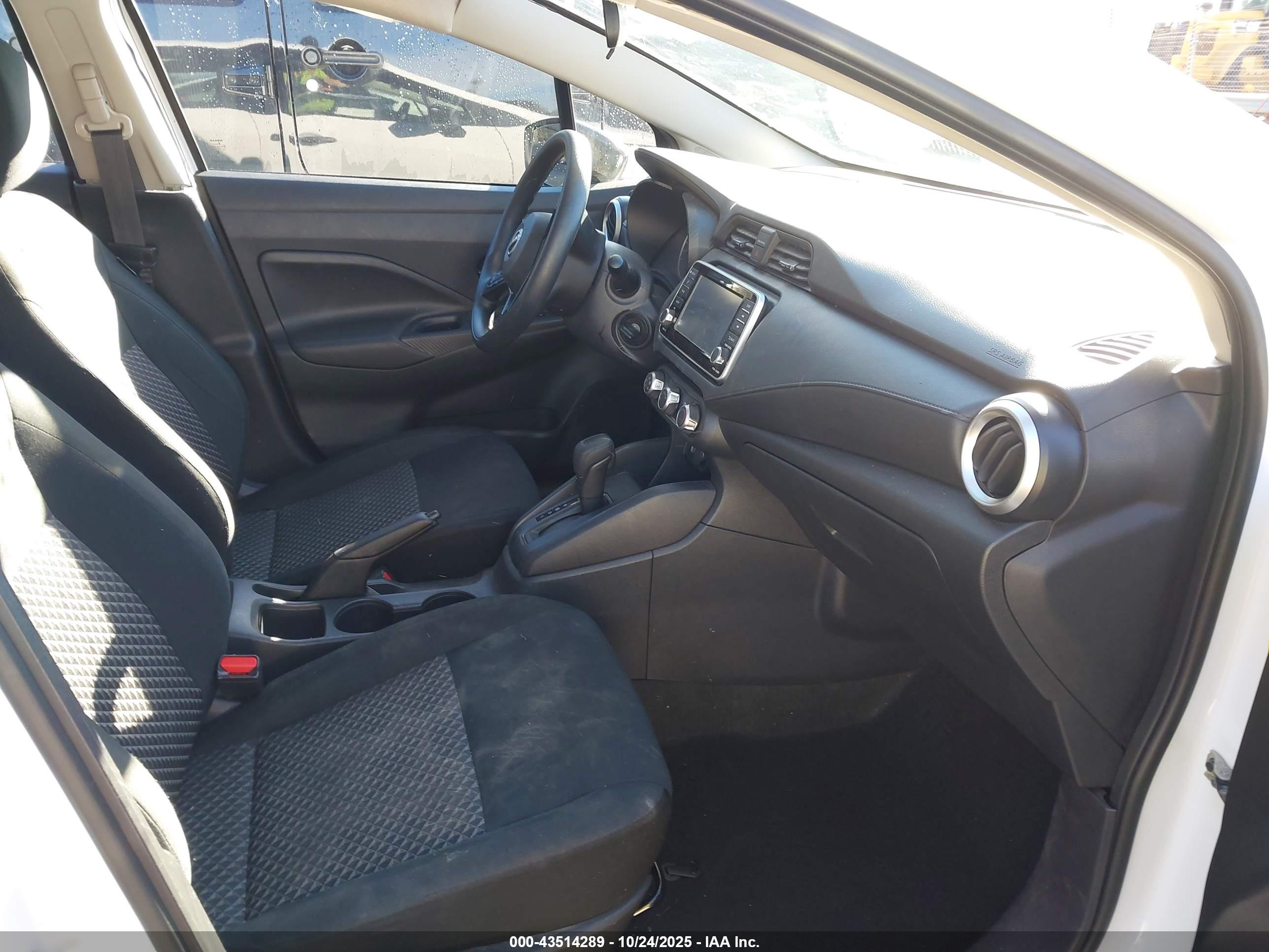 NISSAN VERSA image 5