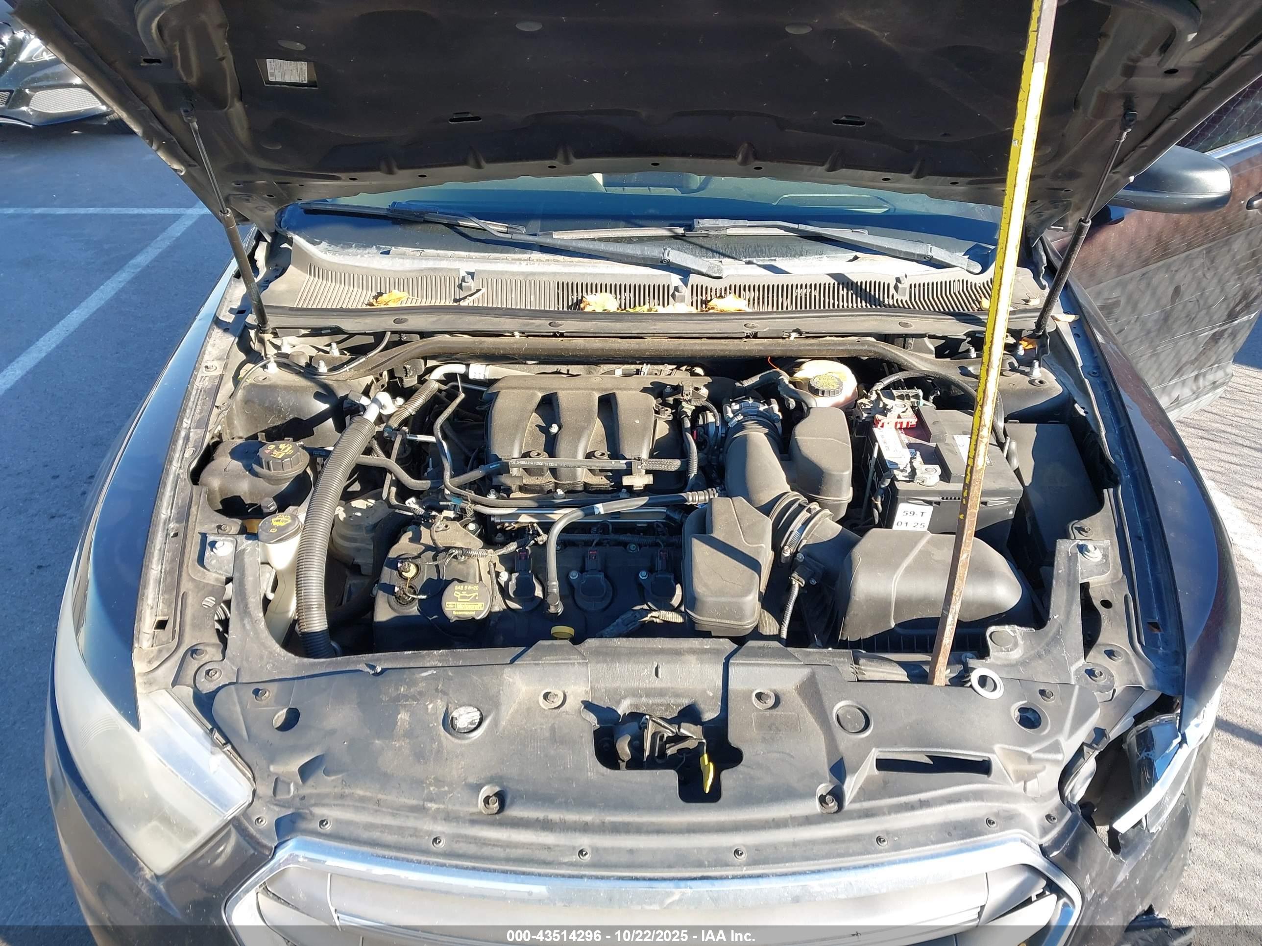 FORD TAURUS image 10