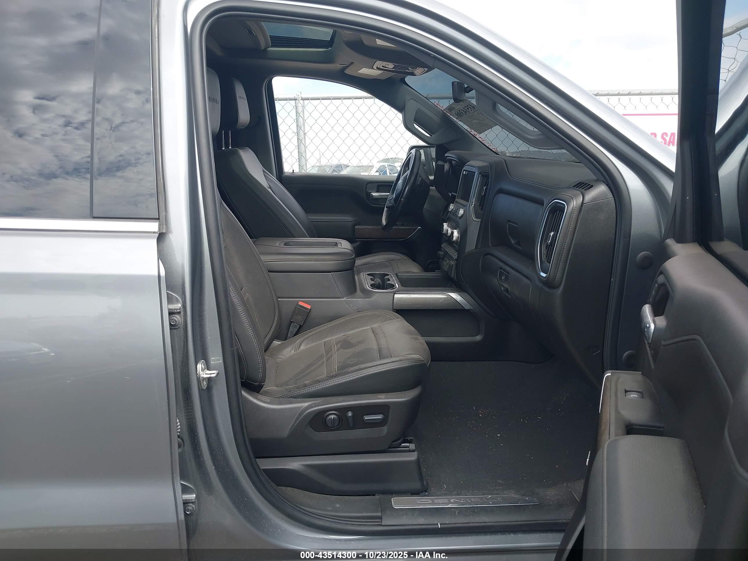 GMC SIERRA image 5