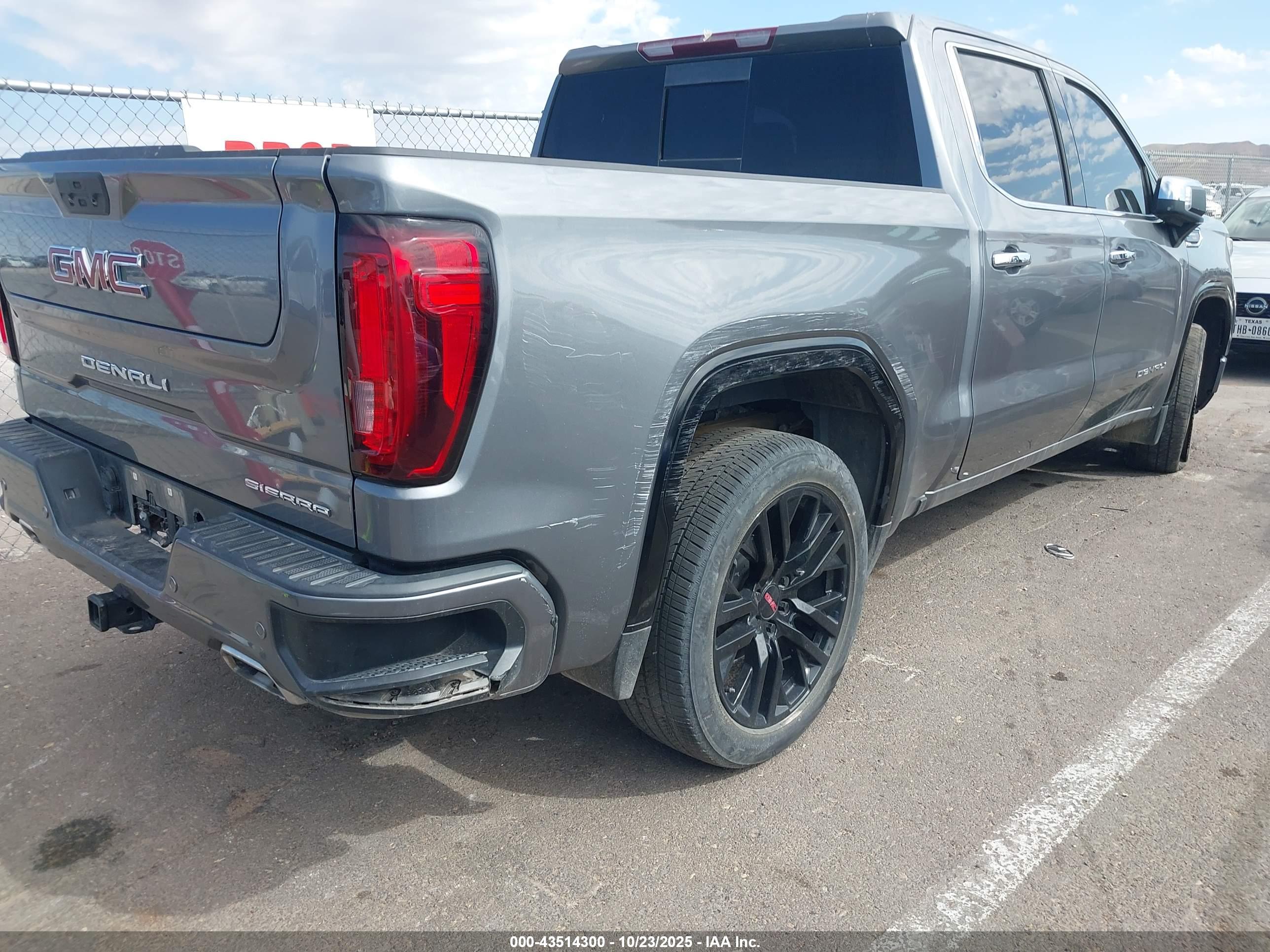 GMC SIERRA image 6