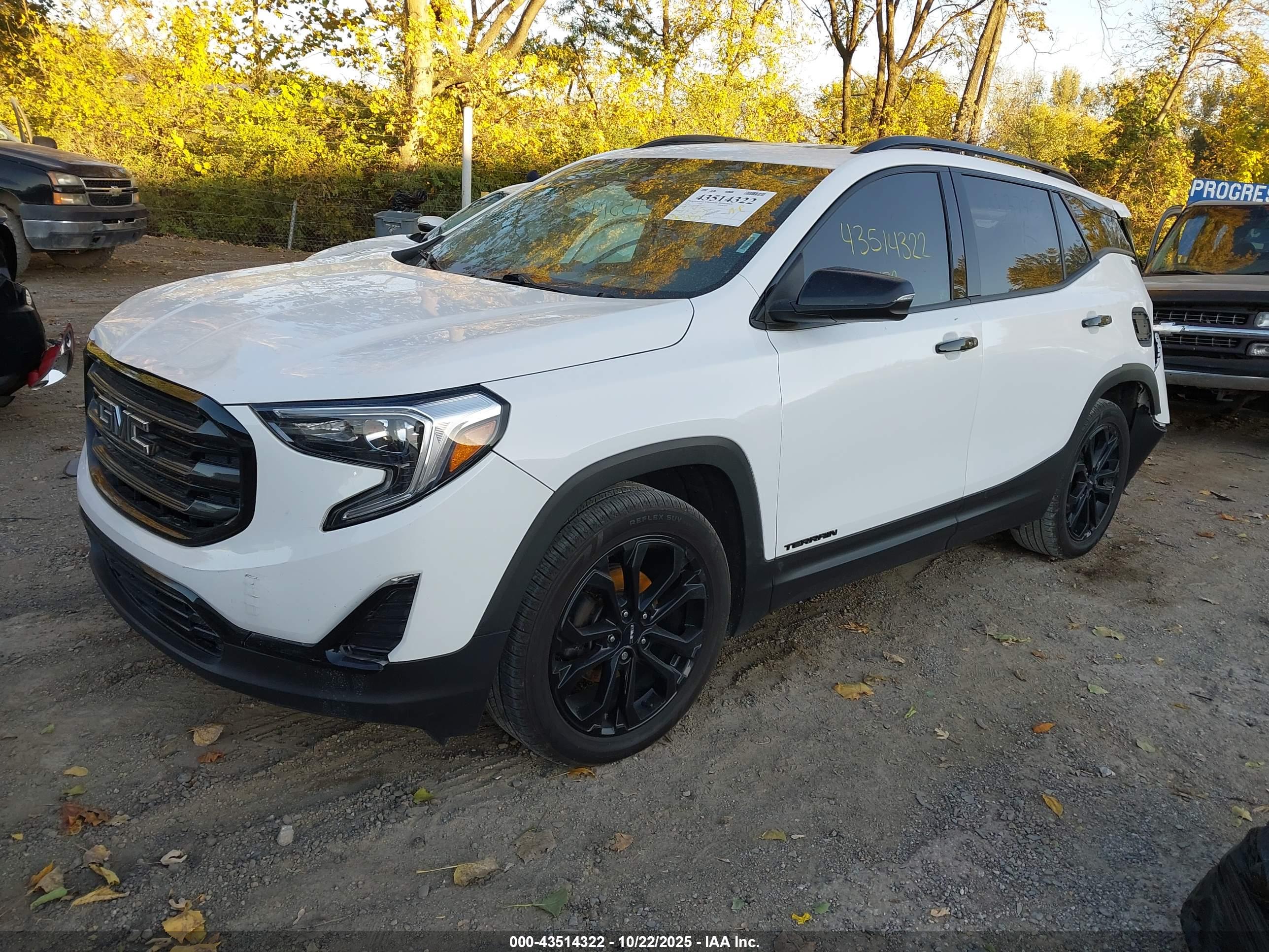 GMC TERRAIN image 2