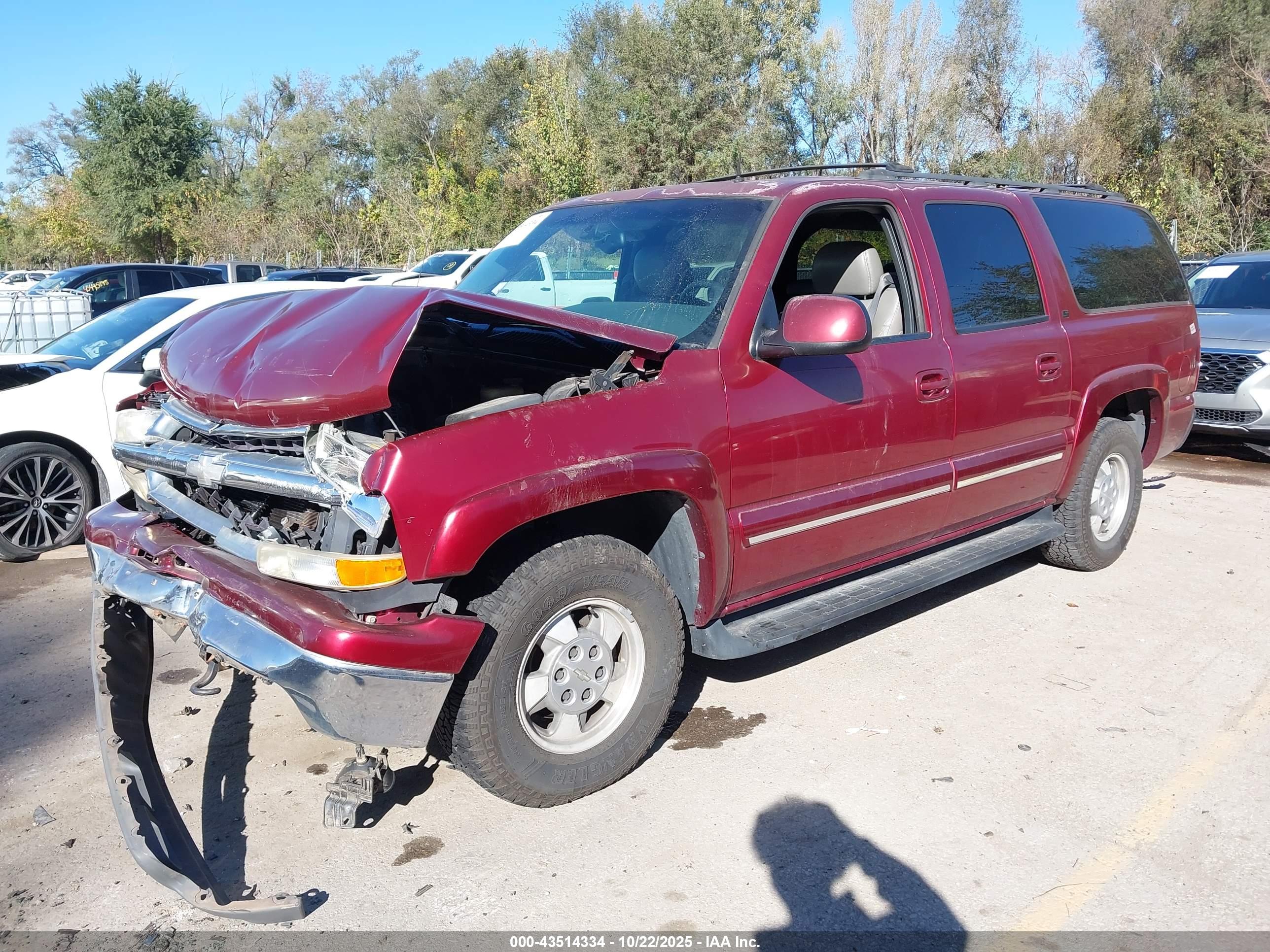 CHEVROLET SUBURBAN image 2