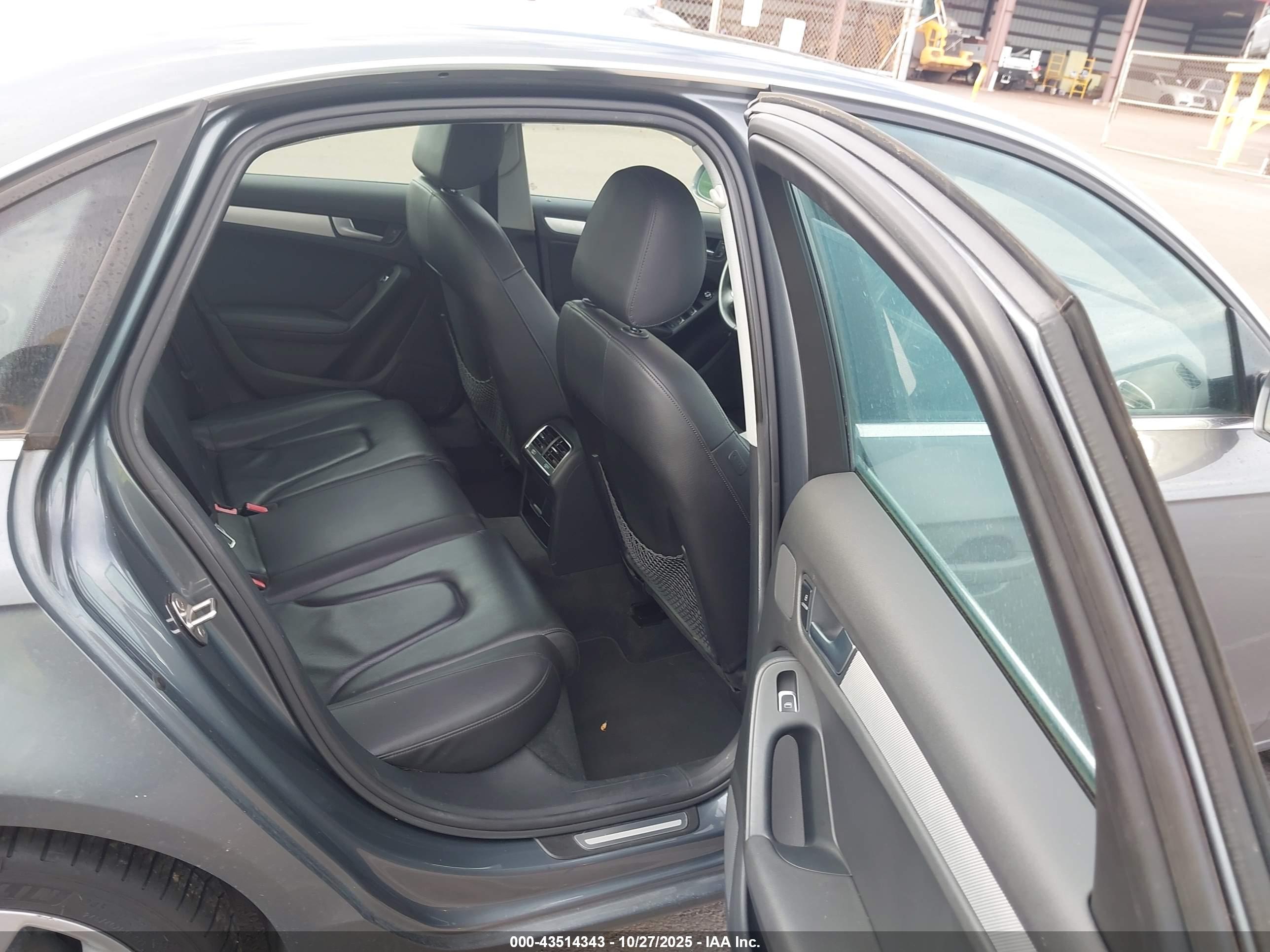 AUDI A4 image 8