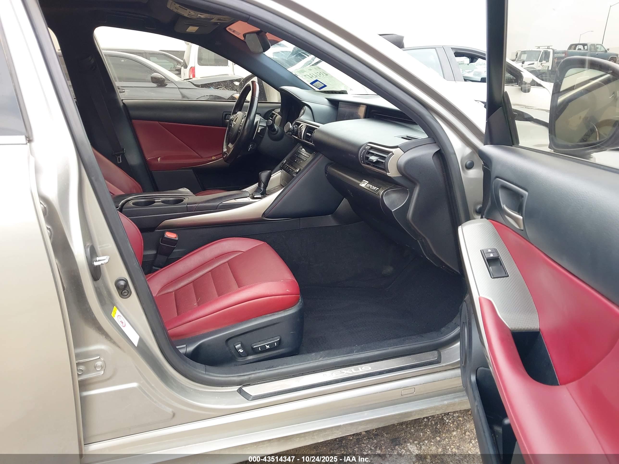 LEXUS IS image 5