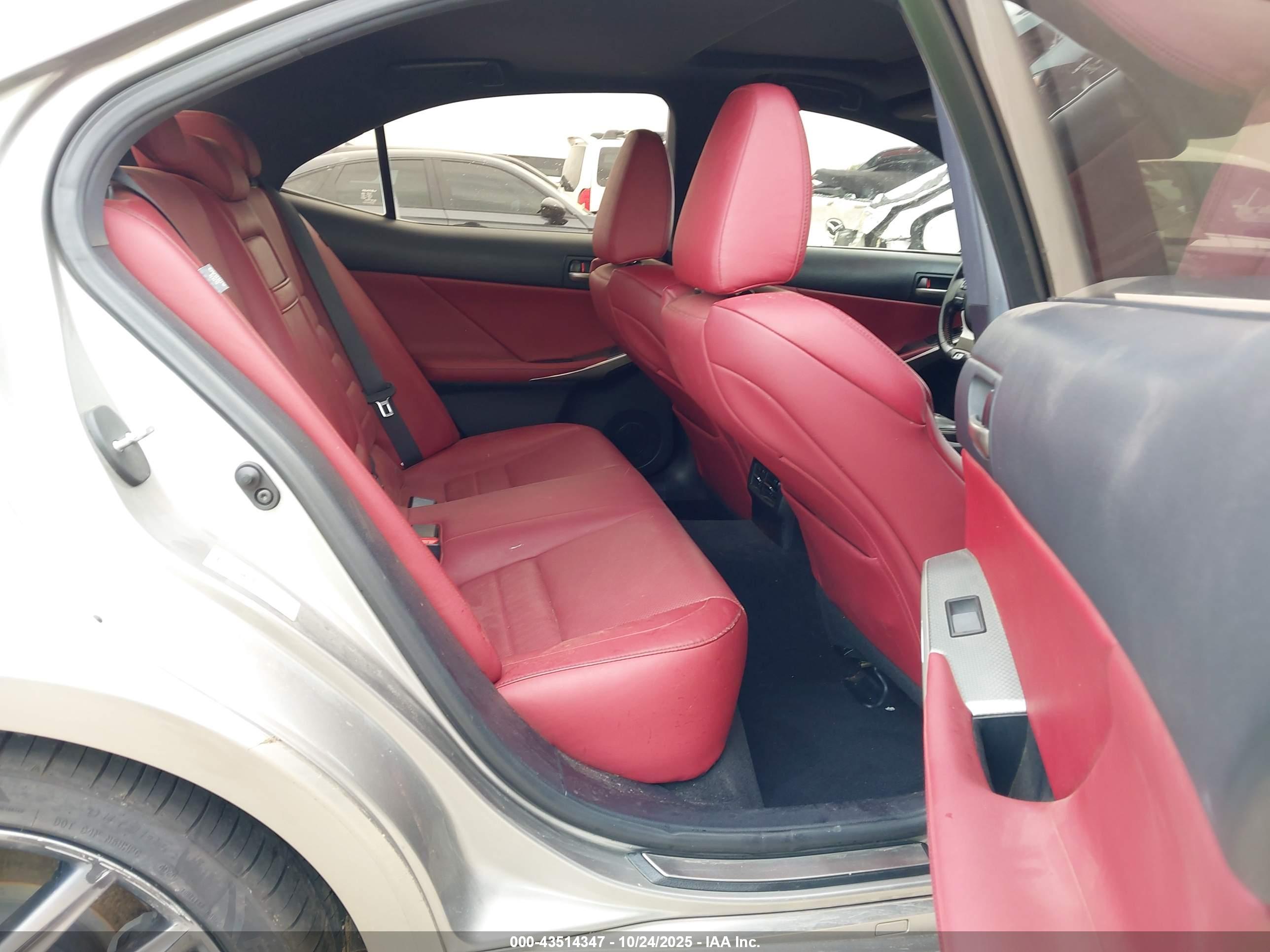LEXUS IS image 8