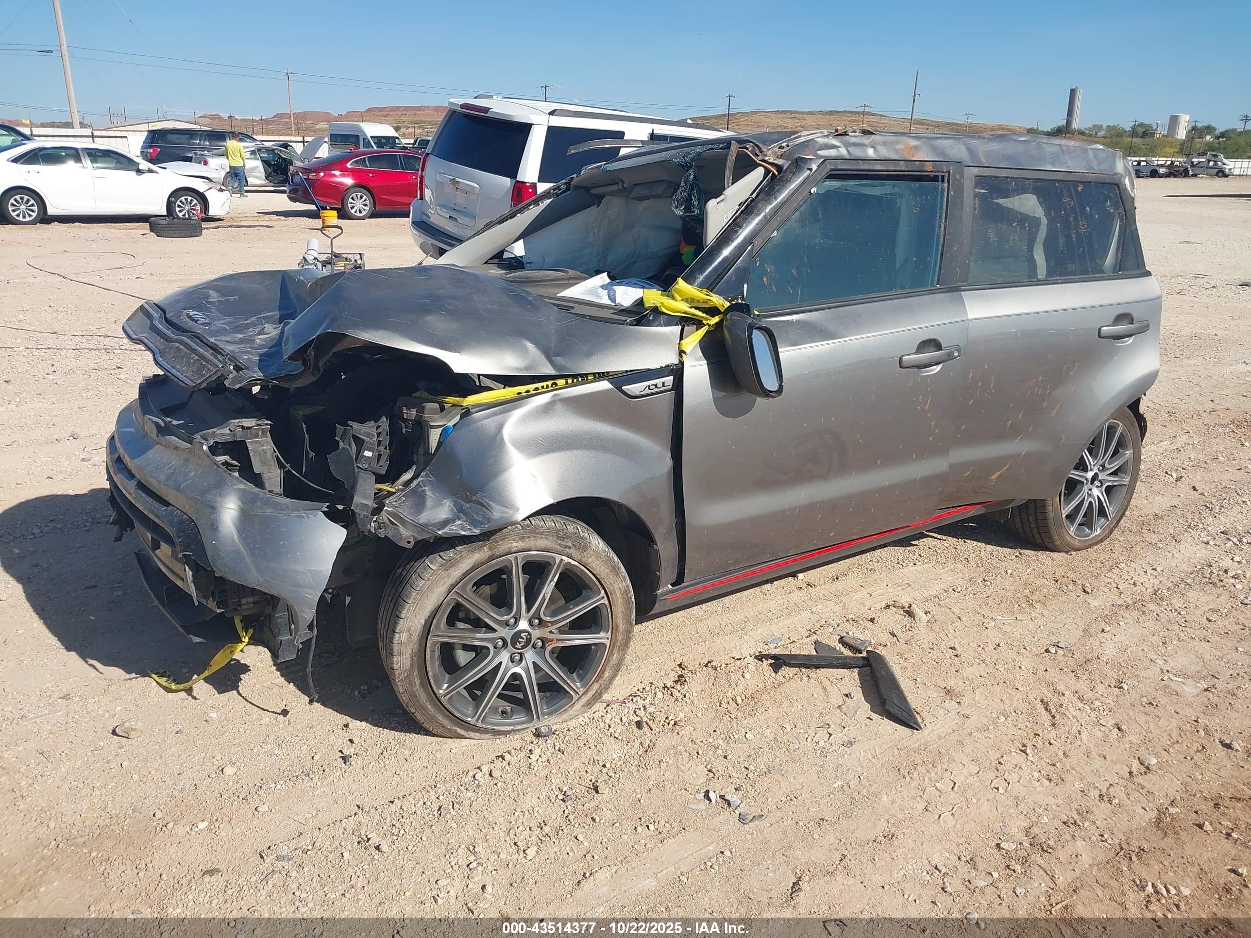 KIA SOUL image 2