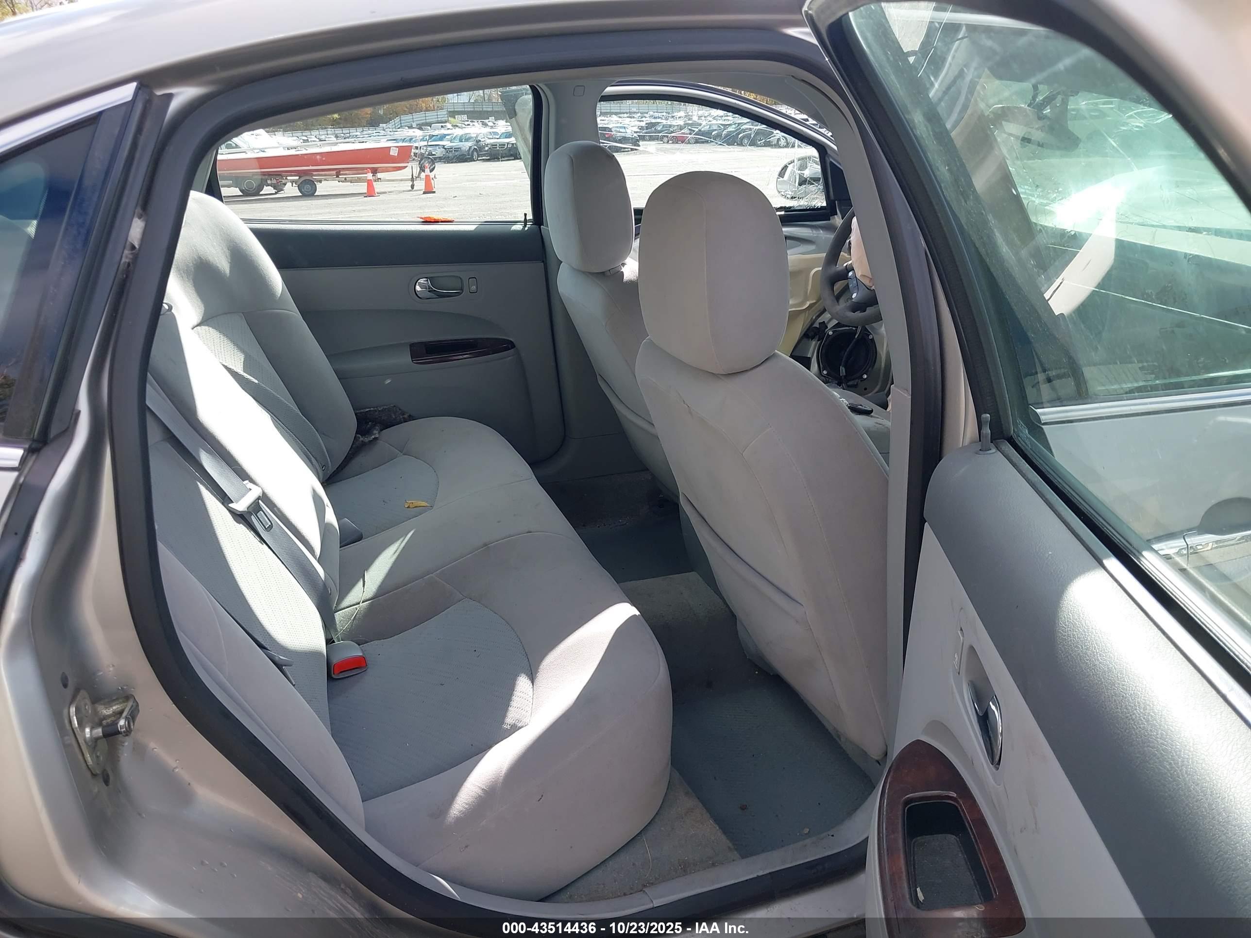 BUICK LACROSSE image 8