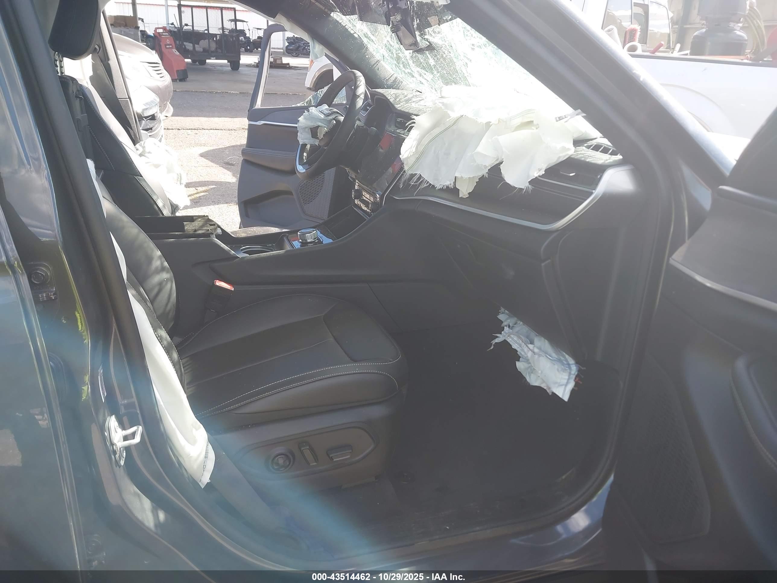 JEEP GRAND image 5