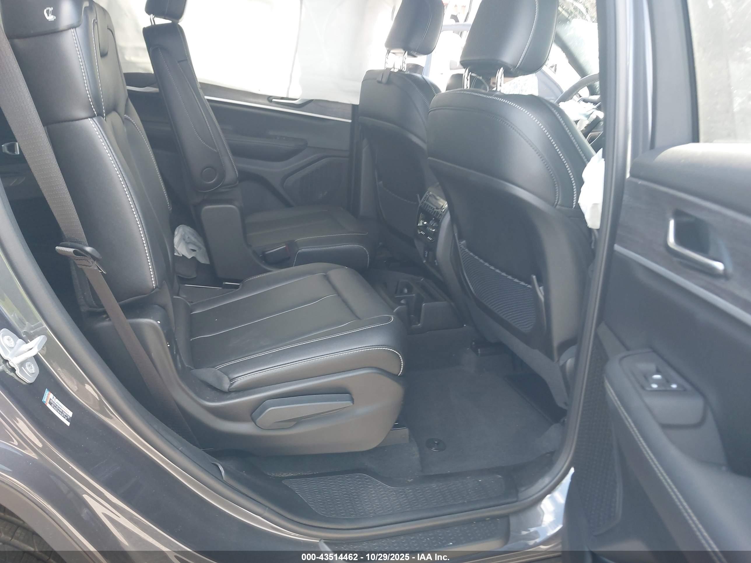 JEEP GRAND image 8