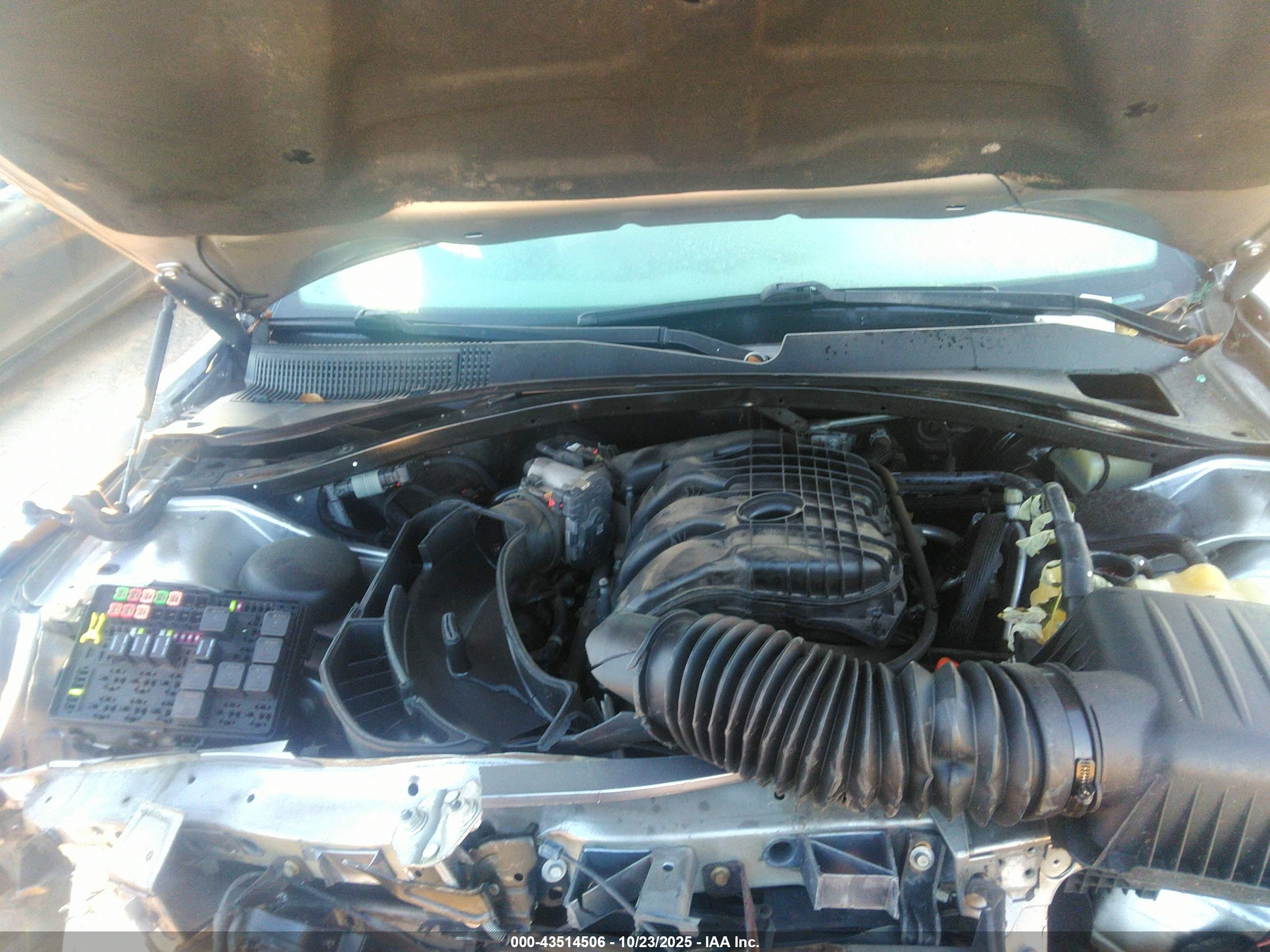CHRYSLER 300 image 10