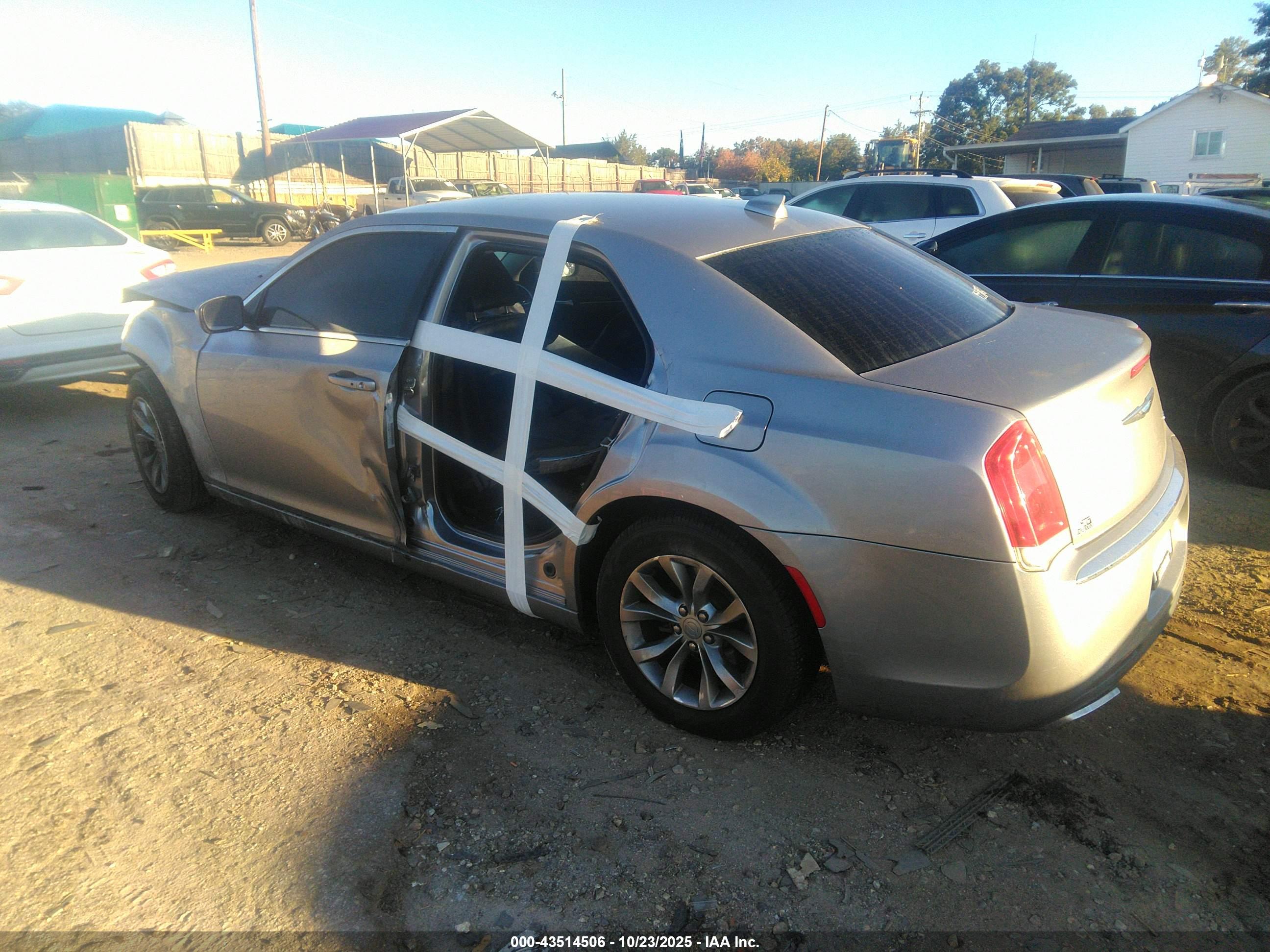 CHRYSLER 300 image 3