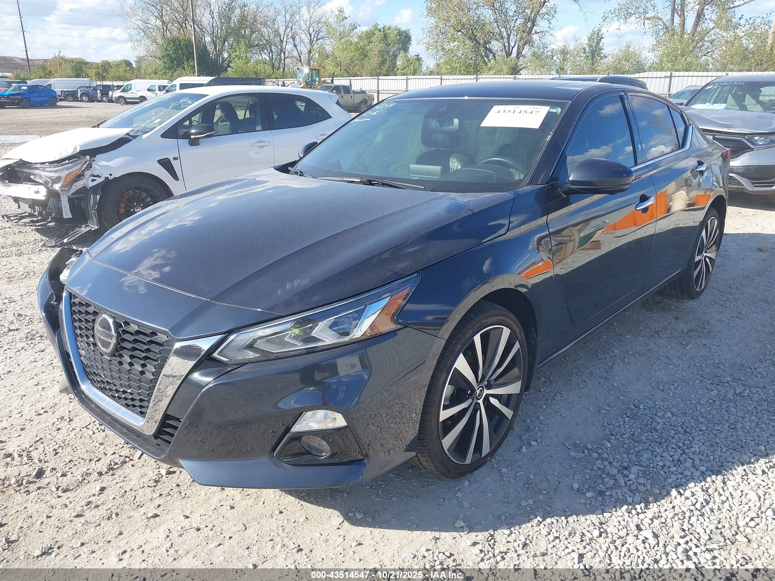 NISSAN ALTIMA image 2