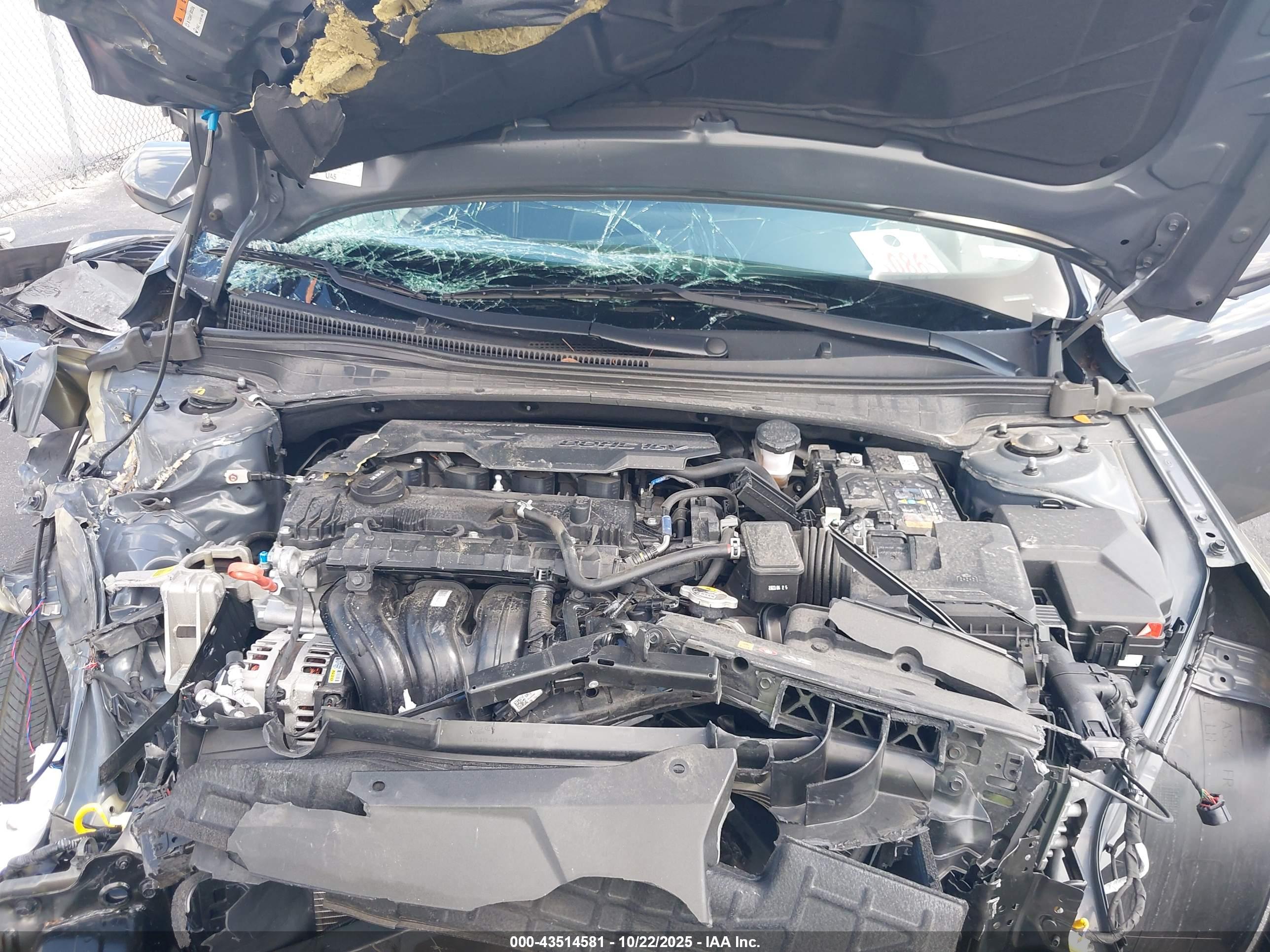 HYUNDAI ELANTRA image 10