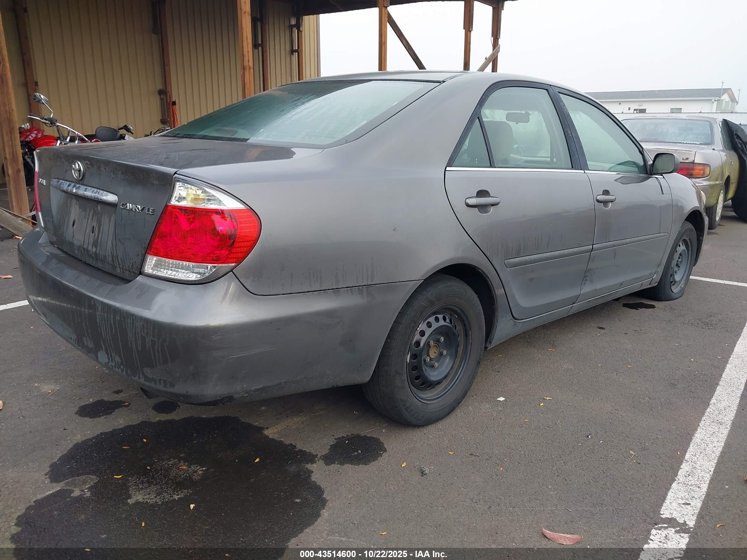 TOYOTA CAMRY image 4