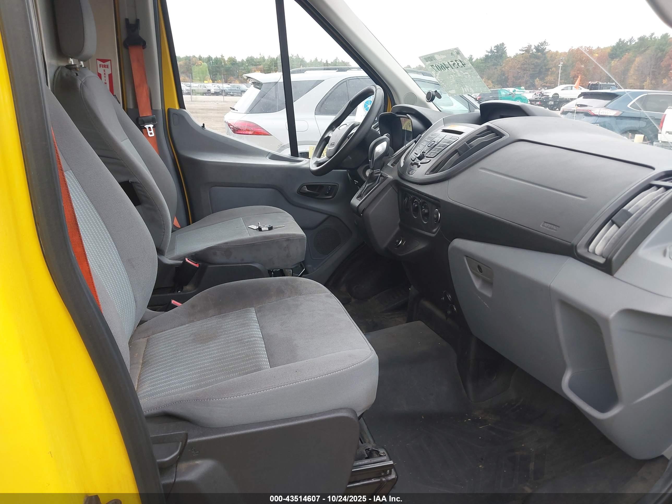 FORD TRANSIT-250 image 5