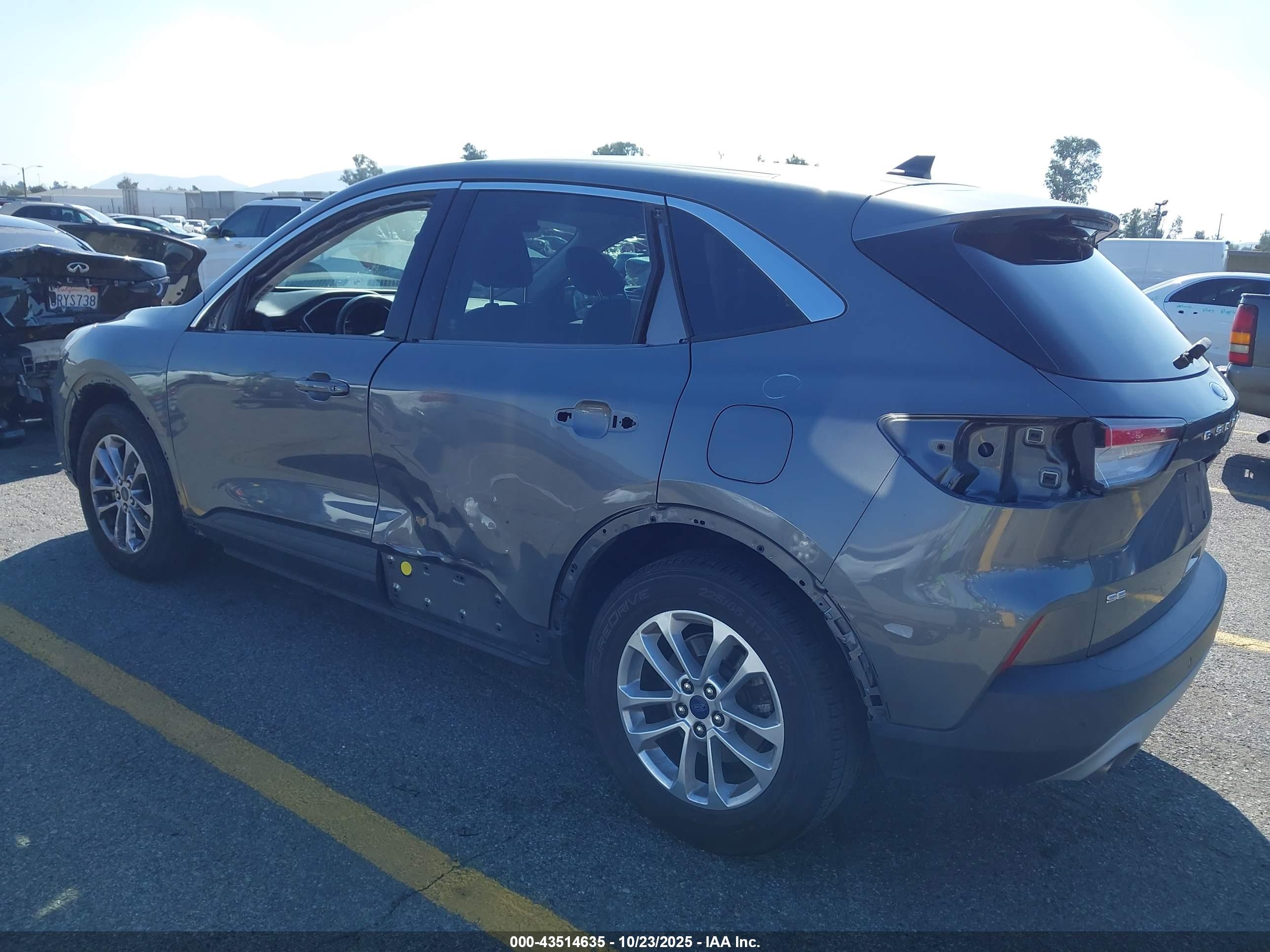 FORD ESCAPE image 3