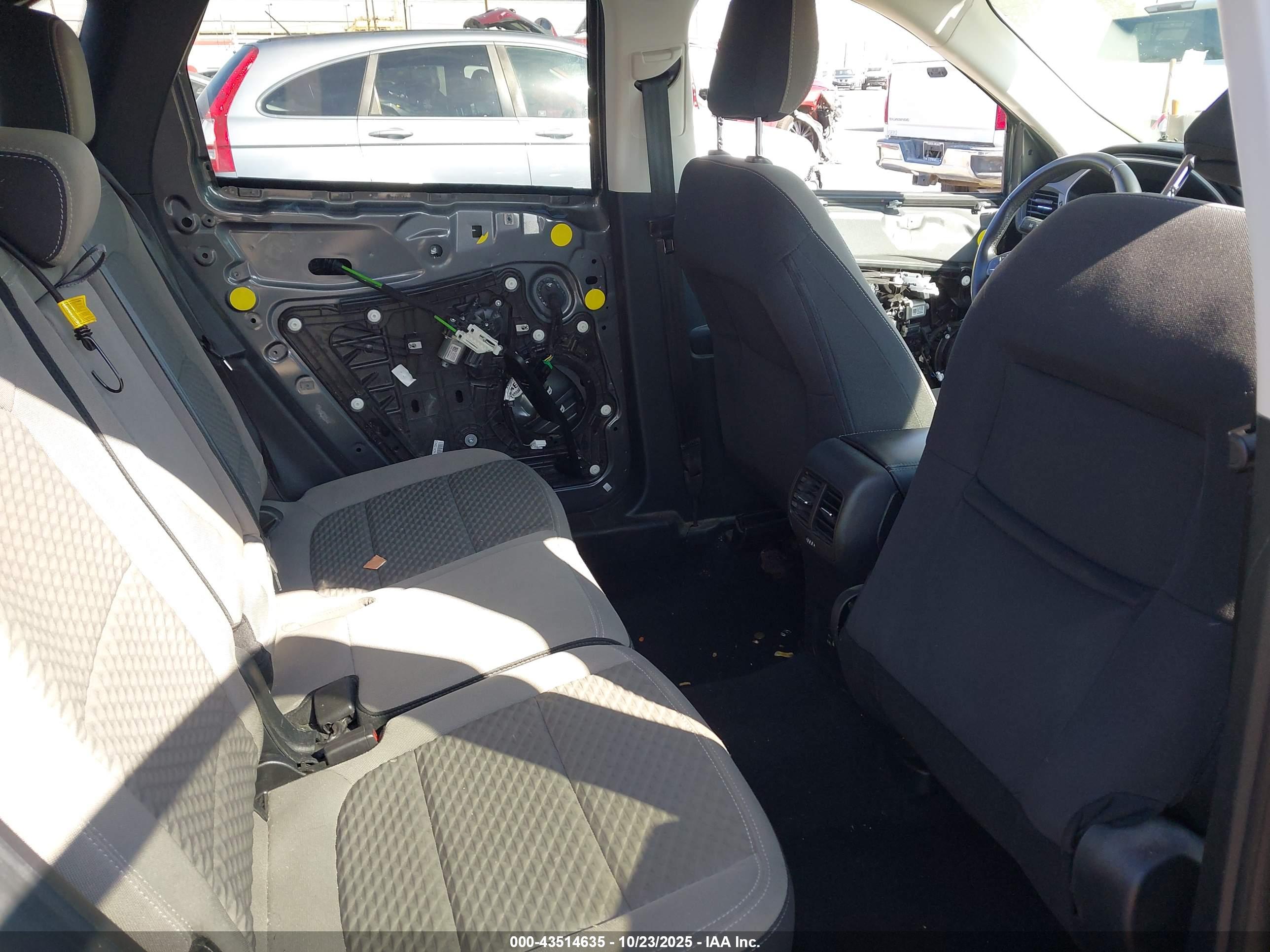 FORD ESCAPE image 8