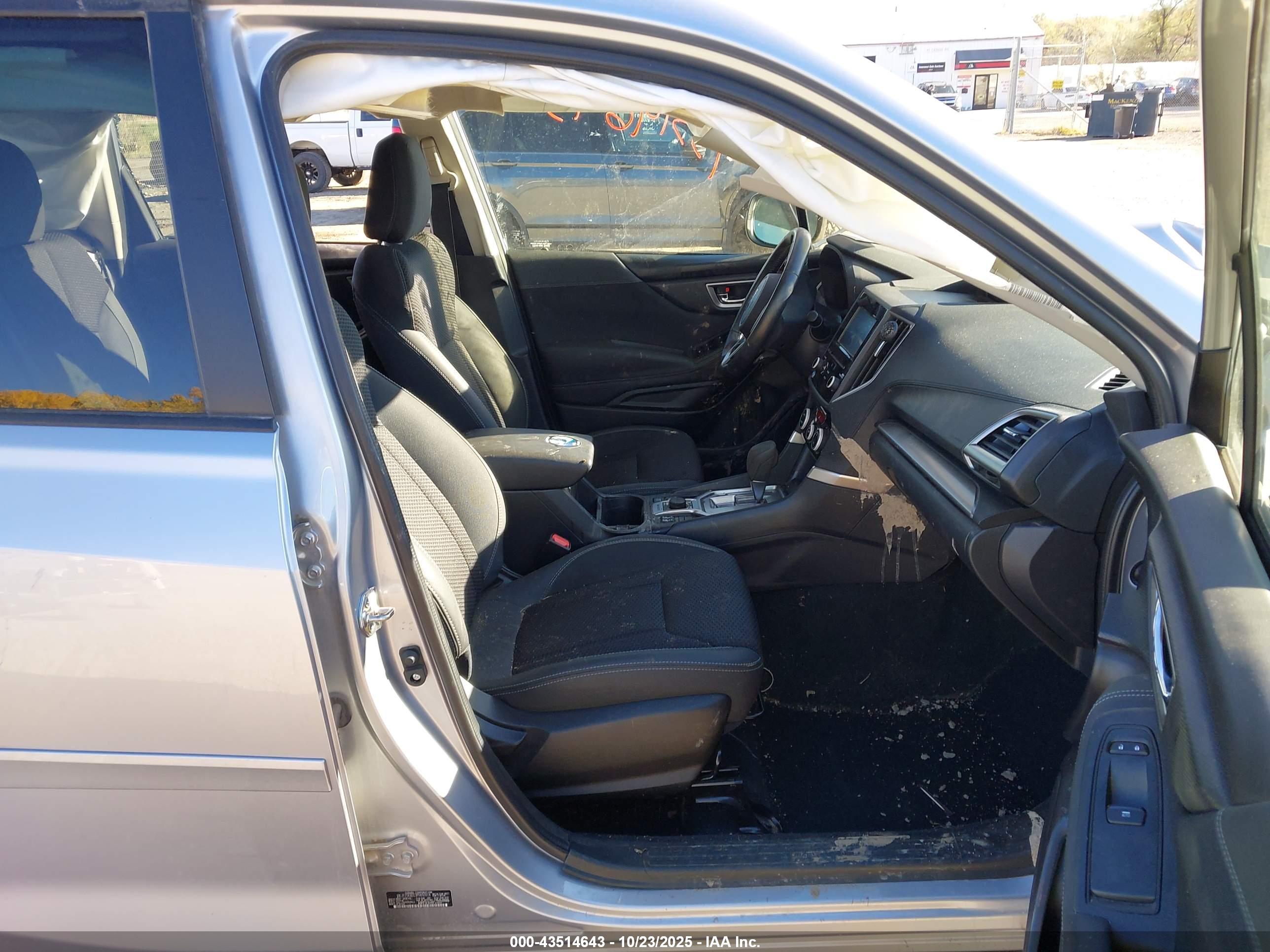 SUBARU FORESTER image 5