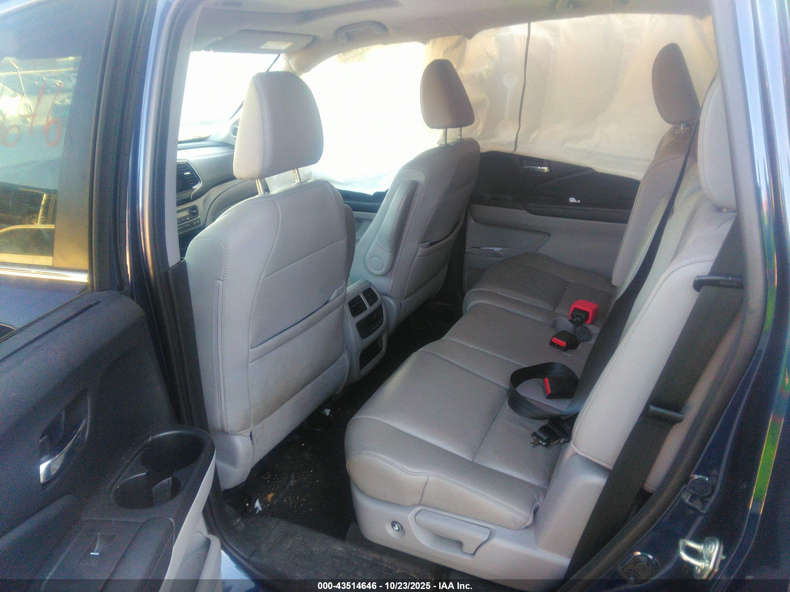 HONDA PILOT image 8